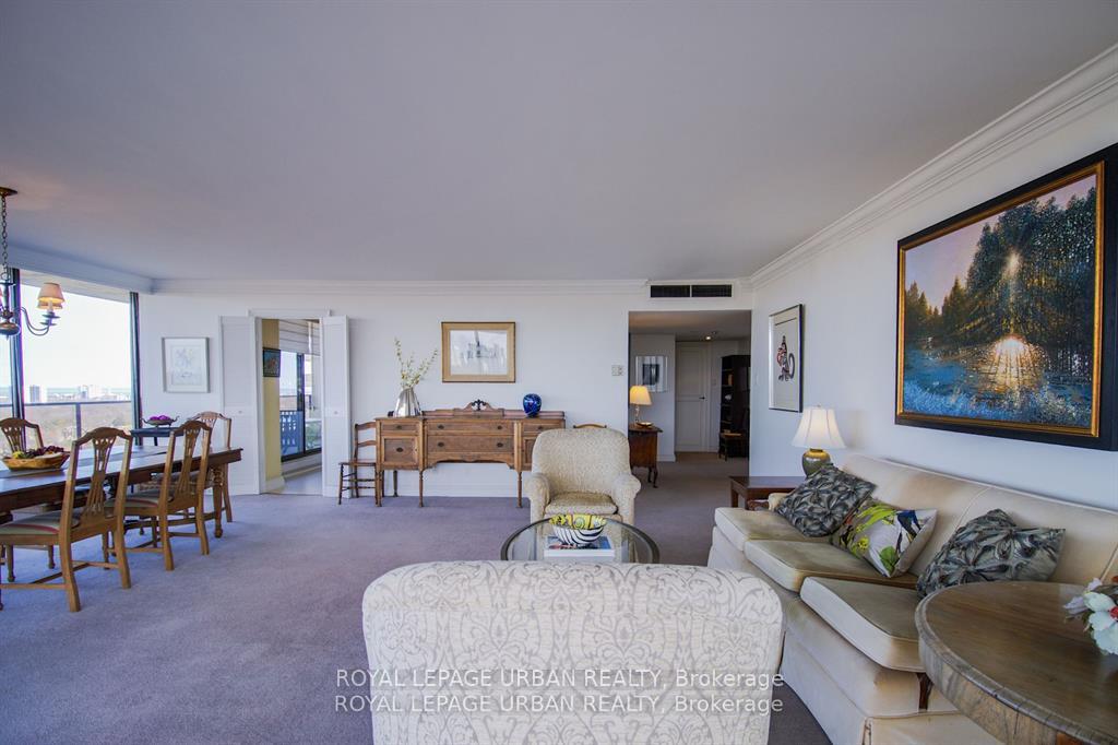 3 Bedrooms Co-op at 20 Avoca, Toronto For sale