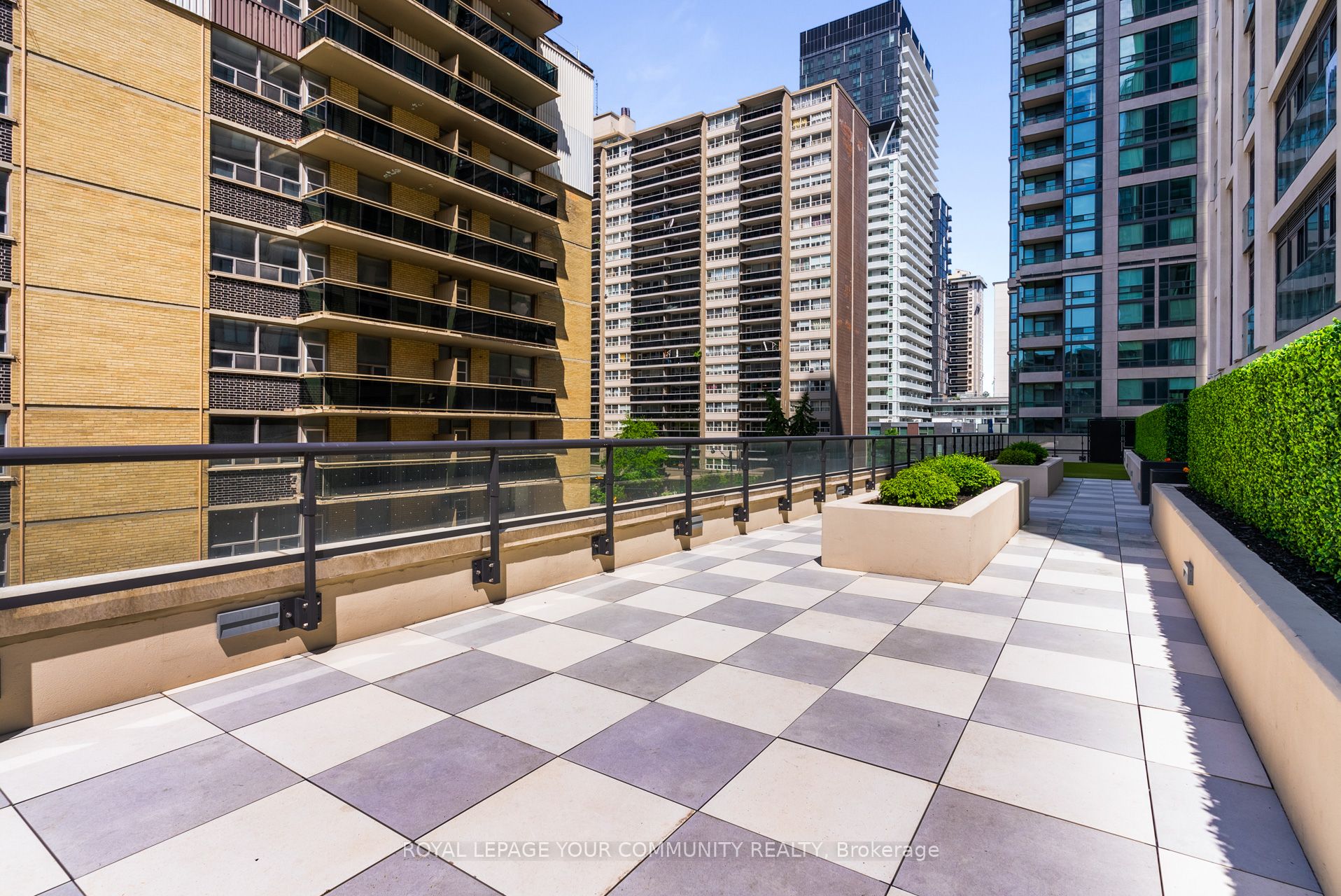 200 Redpath Avenue, #3306