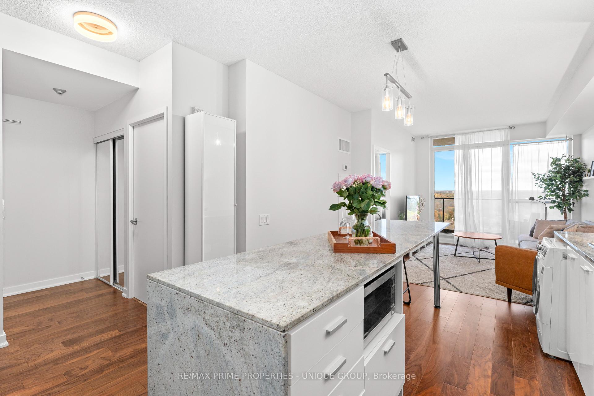 1 Bedroom Condo at 29 Singer, Toronto For sale