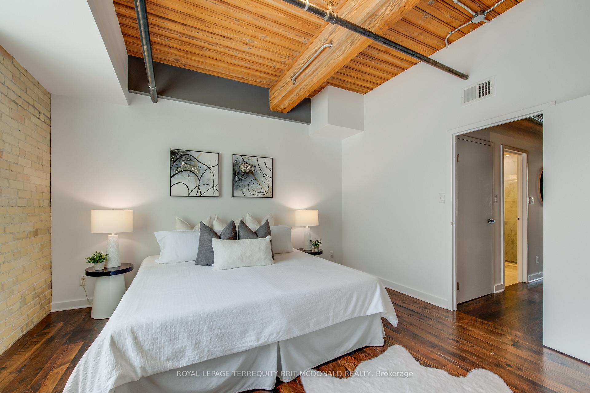 2 Bedrooms Condo at 436 Wellington, Toronto For sale