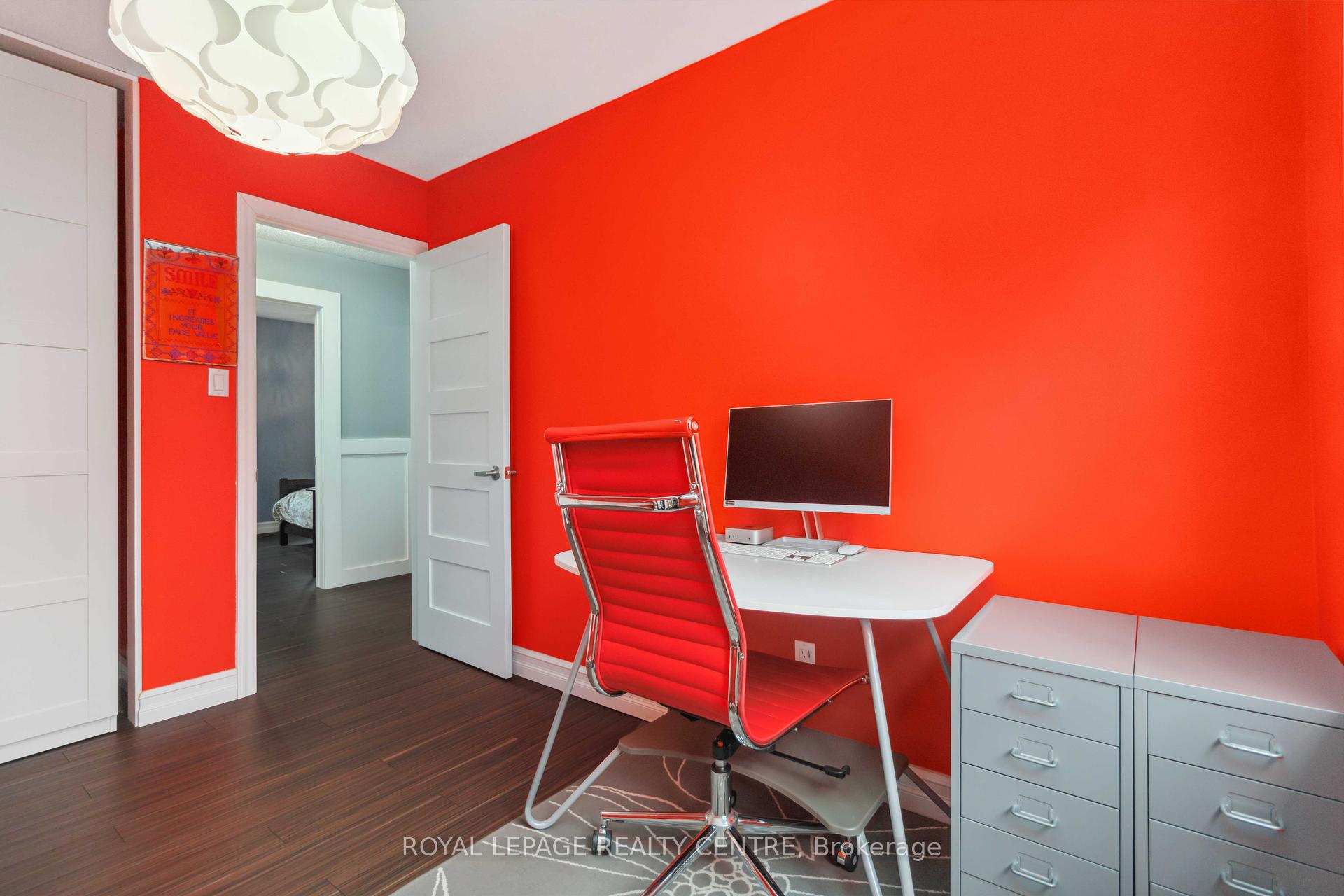 3 Bedrooms Condo at 3400 Rhonda, Mississauga For sale