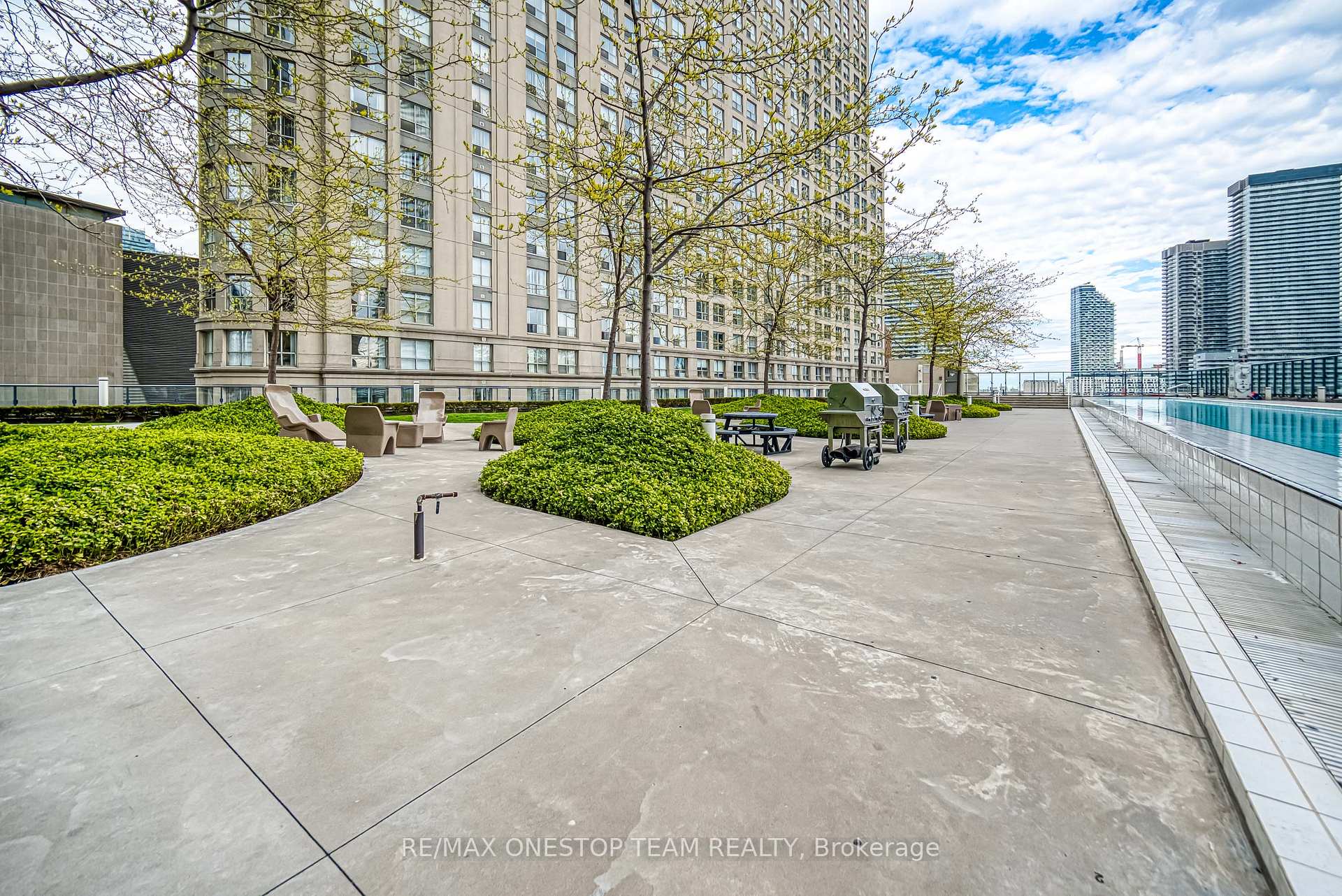 2 Bedrooms Co-op at 1 The Esplanade, Toronto For sale