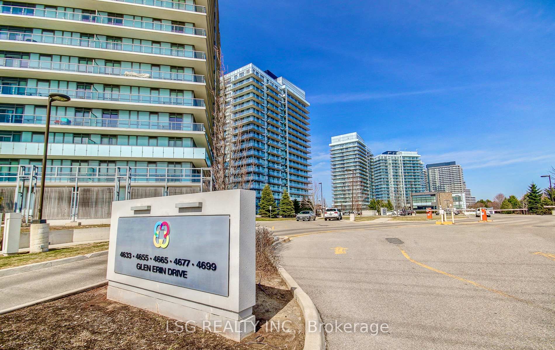2 Bedrooms Condo at 4655 Glen Erin,  Mississauga For sale
