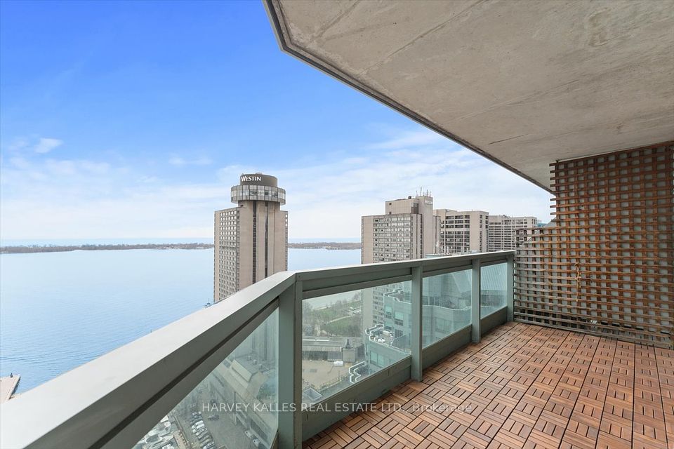 10 Yonge Street 3211