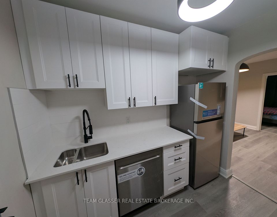 #4 - 111 Dundas Street, London East, ON N6A 1E8