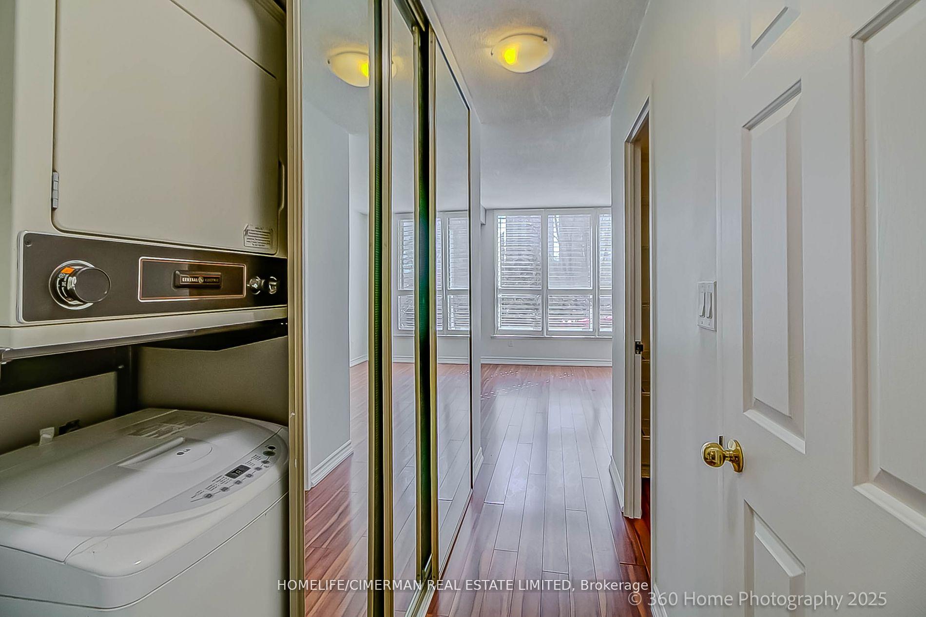 2 Bedrooms Condo at 20 Southport, Toronto For sale