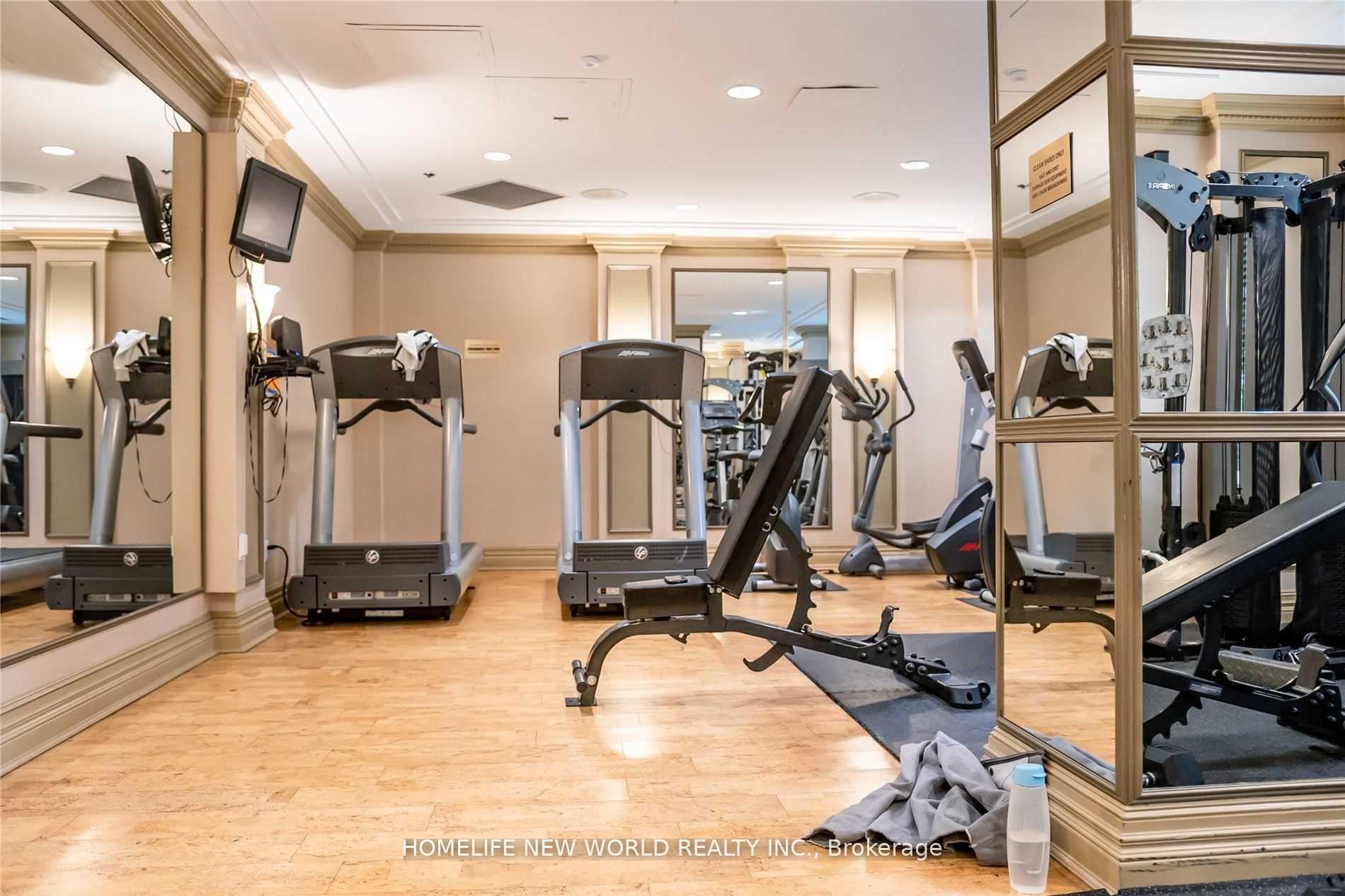 3 Bedrooms Condo at 18 Sommerset, Toronto For sale