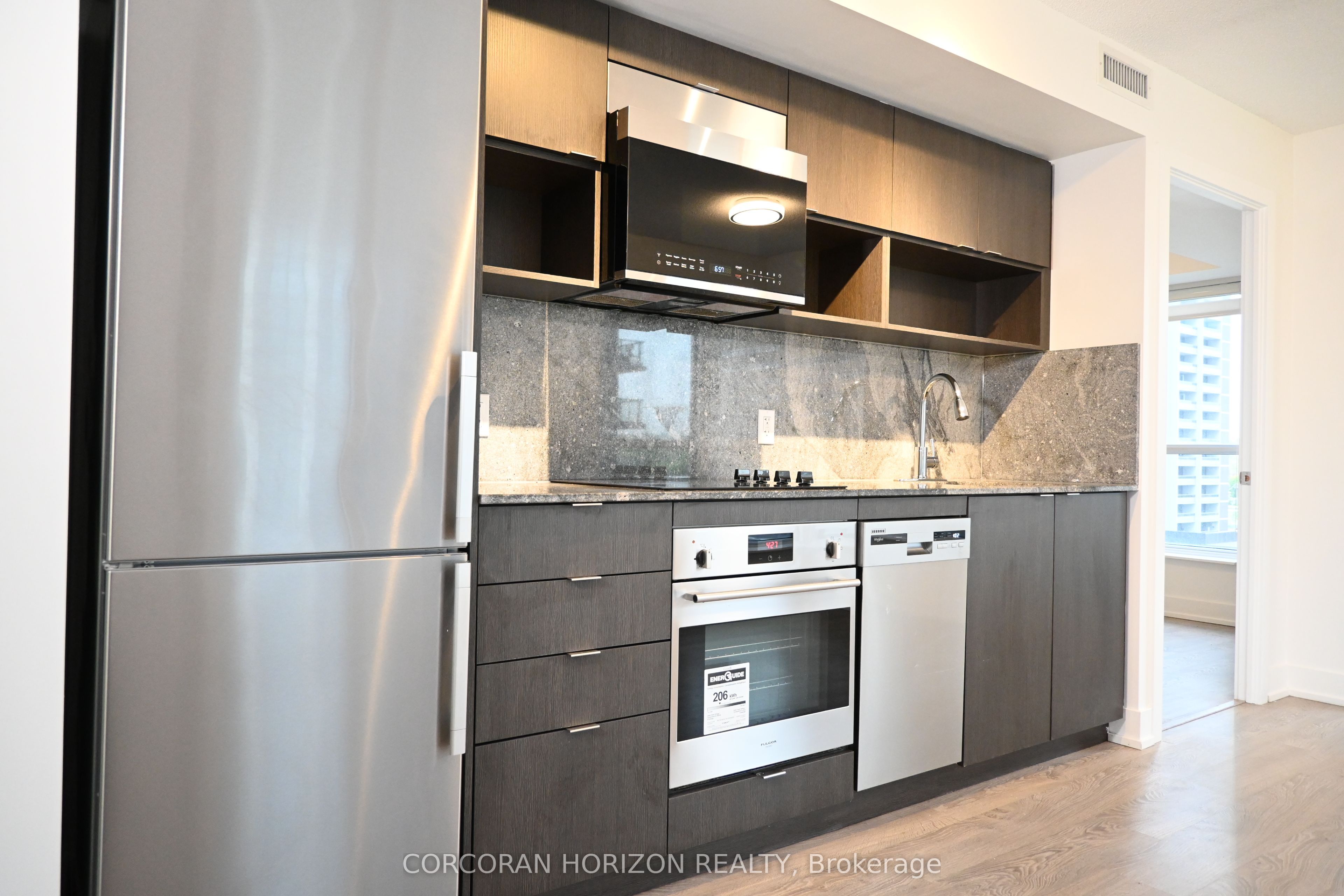 7 Mabelle Avenue, #404