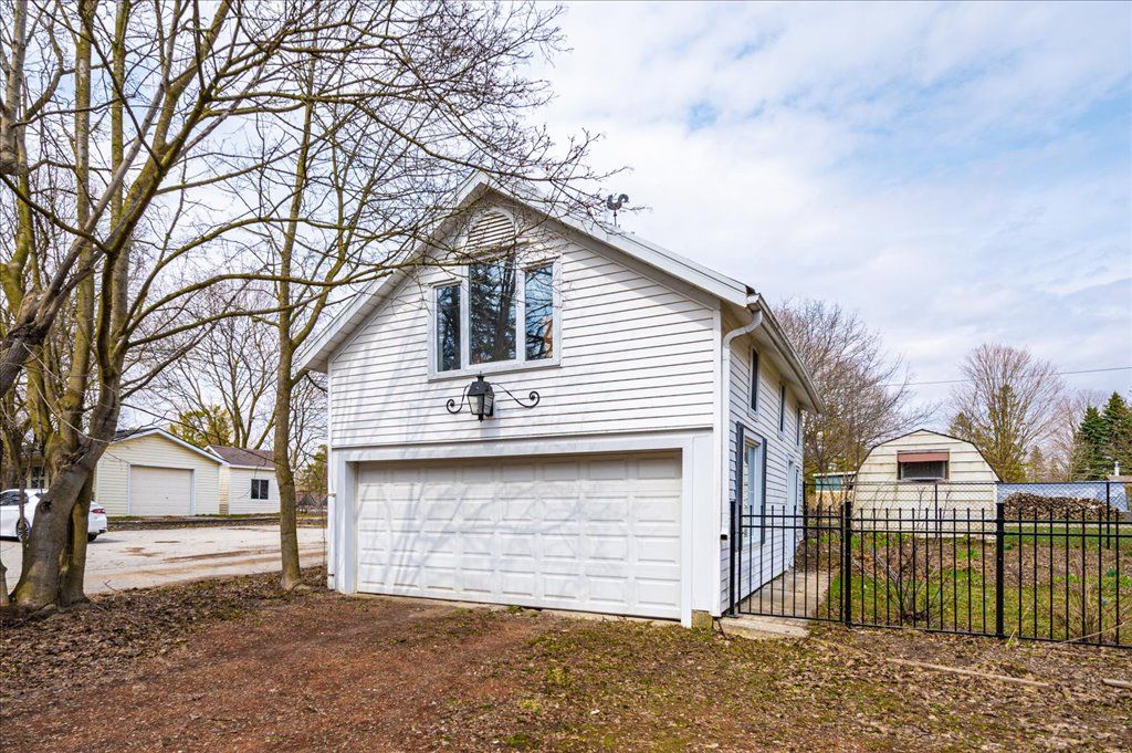 119 John Street W