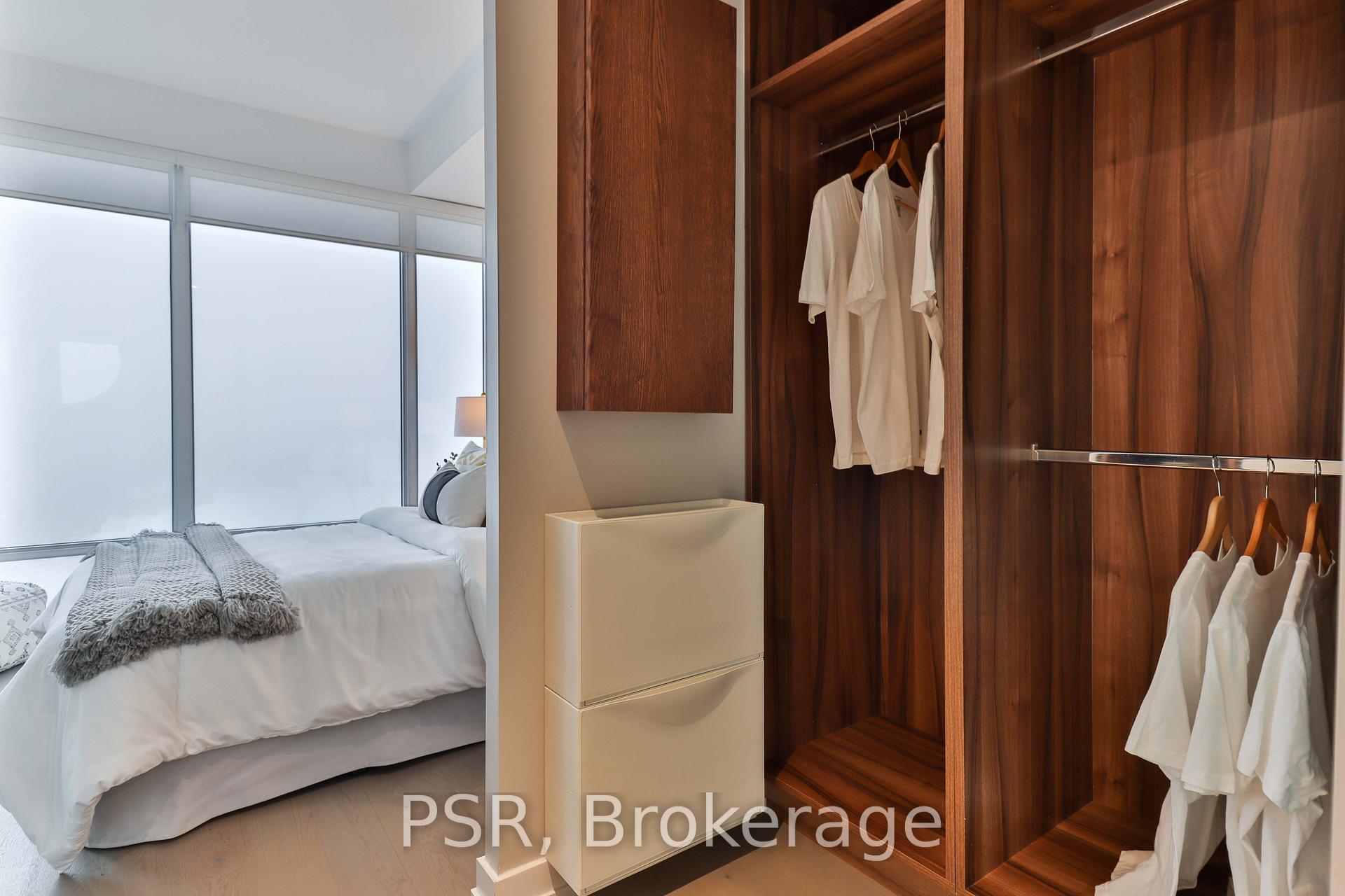 2 Bedrooms Condo at 488 University Ave, Toronto For sale