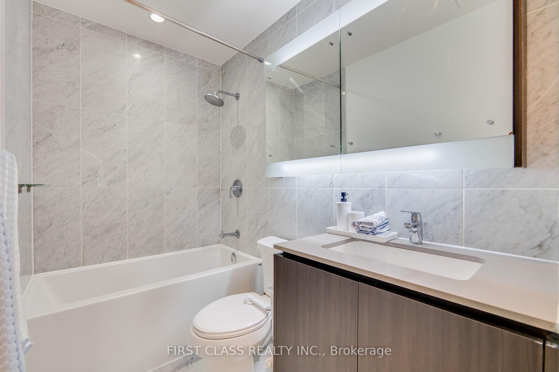 3 Bedrooms Condo at 80 Queens Wharf, Toronto For sale
