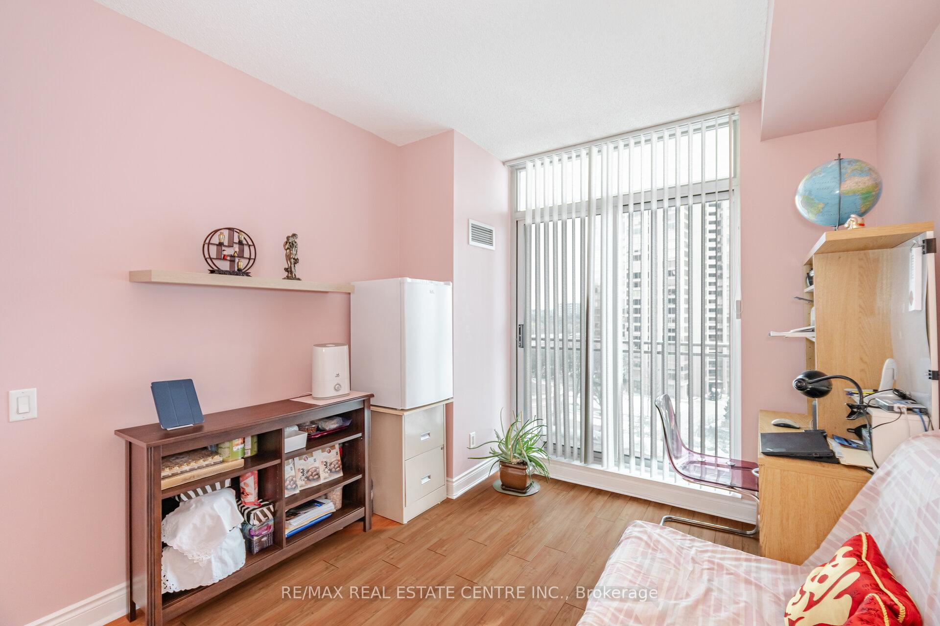 2 Bedrooms Condo at 5 Marine Parade,  Toronto For sale
