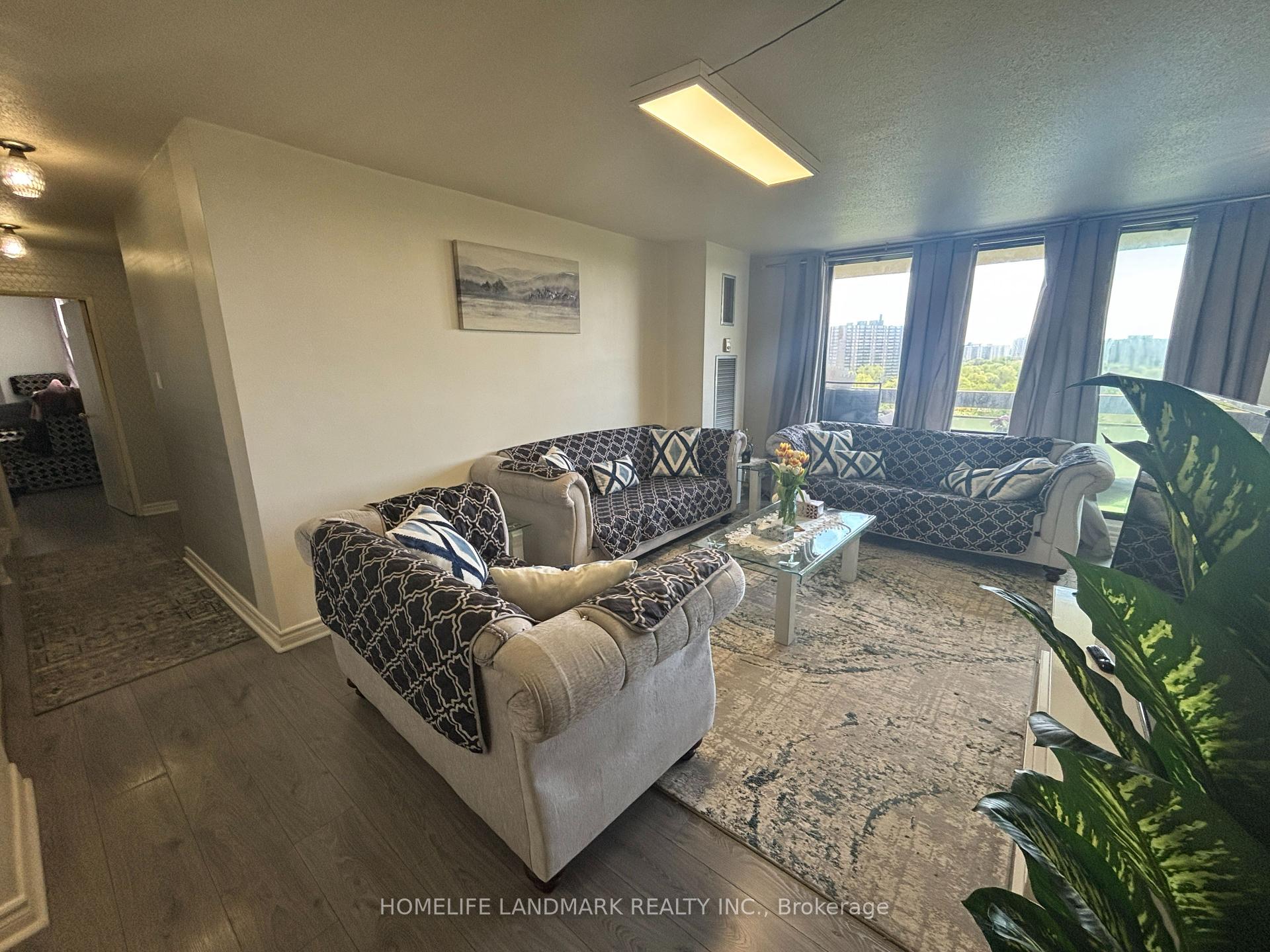 3 Bedrooms Condo at 260 Seneca Hill, Toronto For sale