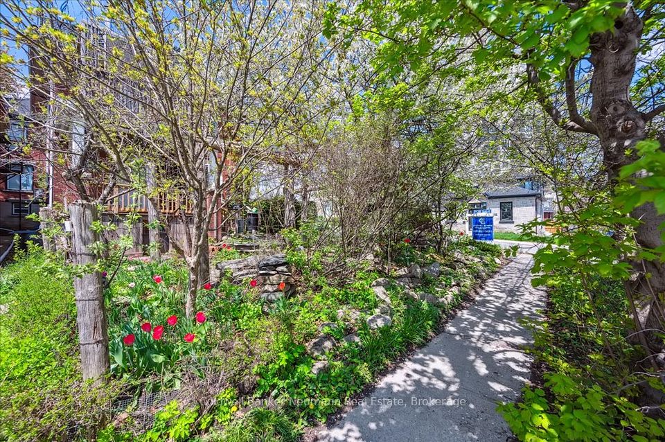 124 Surrey Street, Guelph, ON N1H 3P9