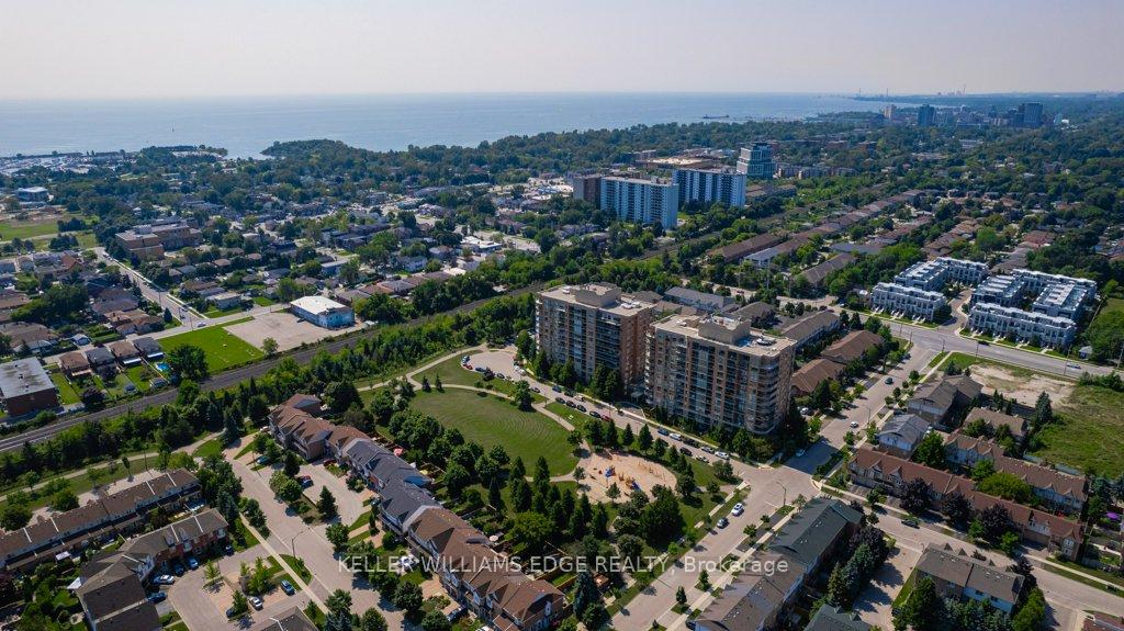 2 Bedrooms Condo at 1150 Parkwest, Mississauga For sale