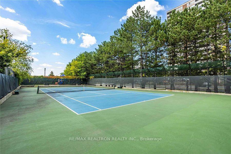 2 Bedrooms Condo at 3233 Eglinton,  Toronto For sale