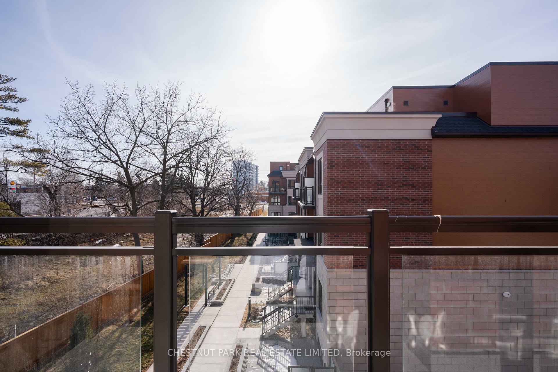 2 Bedrooms Condo at 4045 Hickory, Mississauga For sale