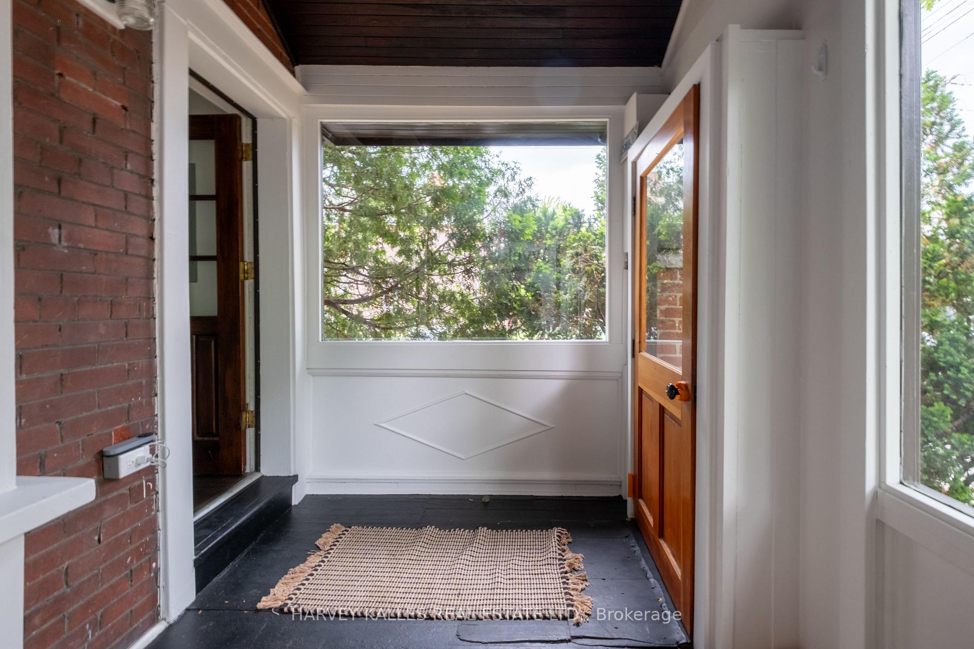 410 Roxton Road