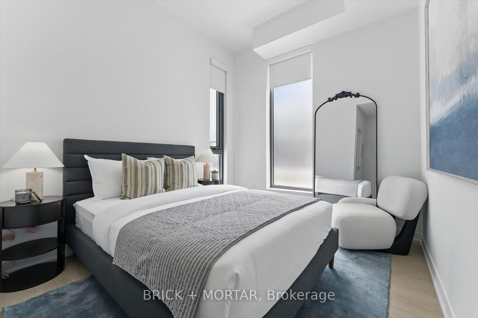 3 Bedrooms Condo at 1 Hillsdale, Toronto For sale