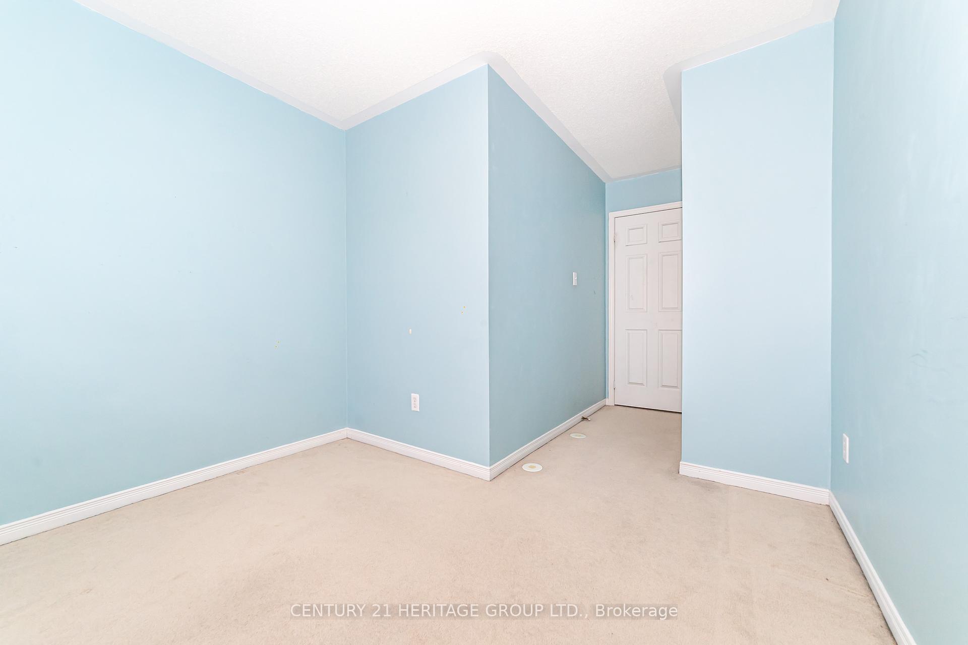 4 Bedrooms Condo at 2780 Eglinton, Toronto For sale