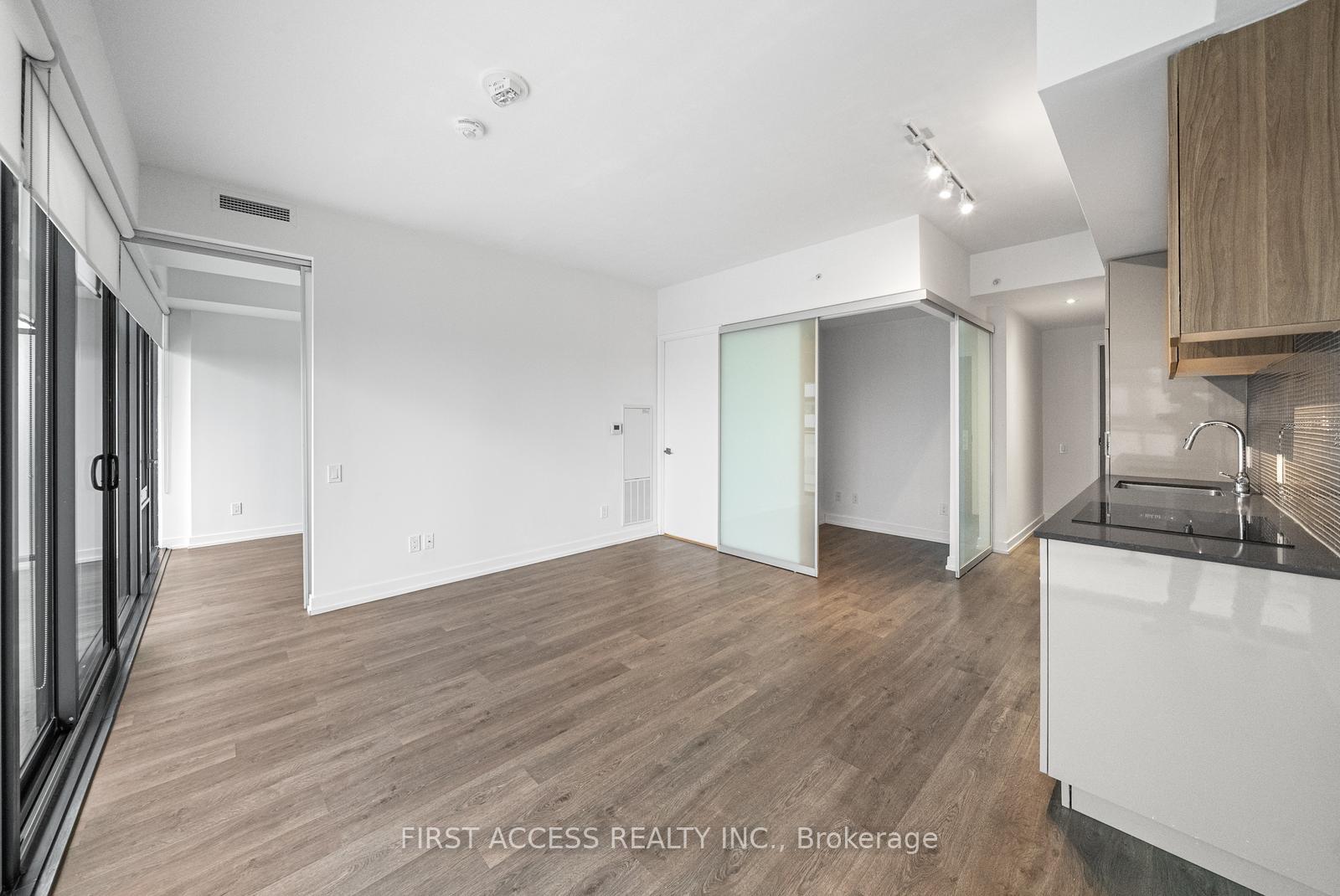 2 Bedrooms Condo at 161 Roehampton,  Toronto For sale