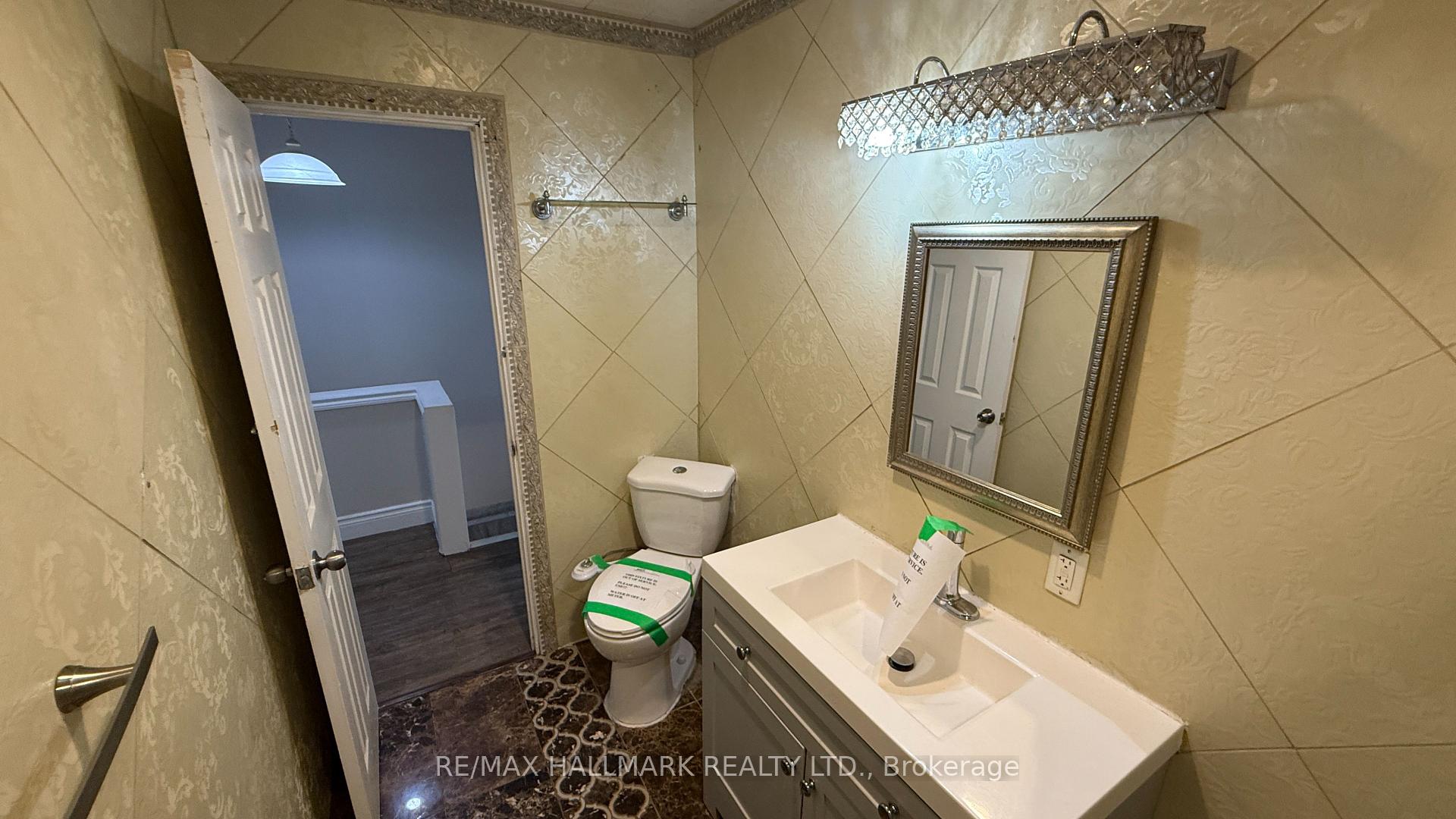 4 Bedrooms Condo at 3600 Morning Star, Mississauga For sale