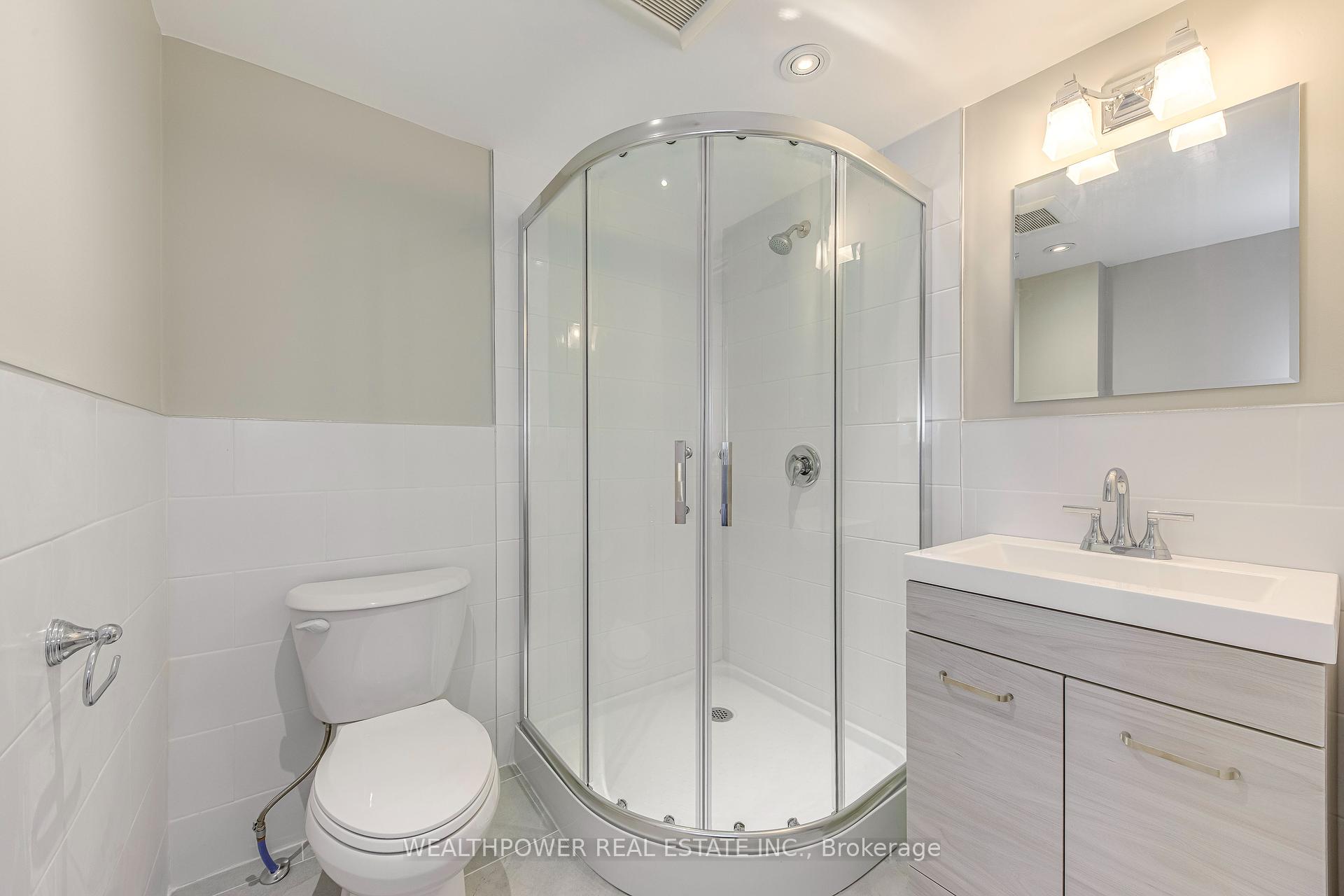 3 Bedrooms Condo at 1250 Marlborough, Oakville For sale