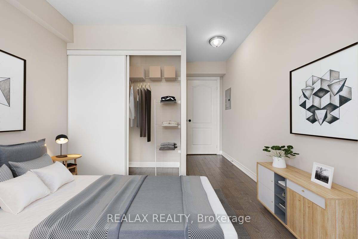 3 Bedrooms Condo at 70 Town Centre,  Toronto For sale