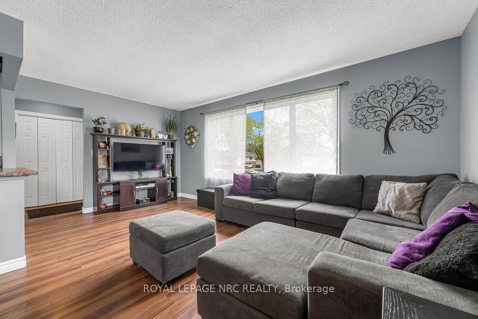 7301 North Dorset Place, Niagara Falls, ON L2J 3T3