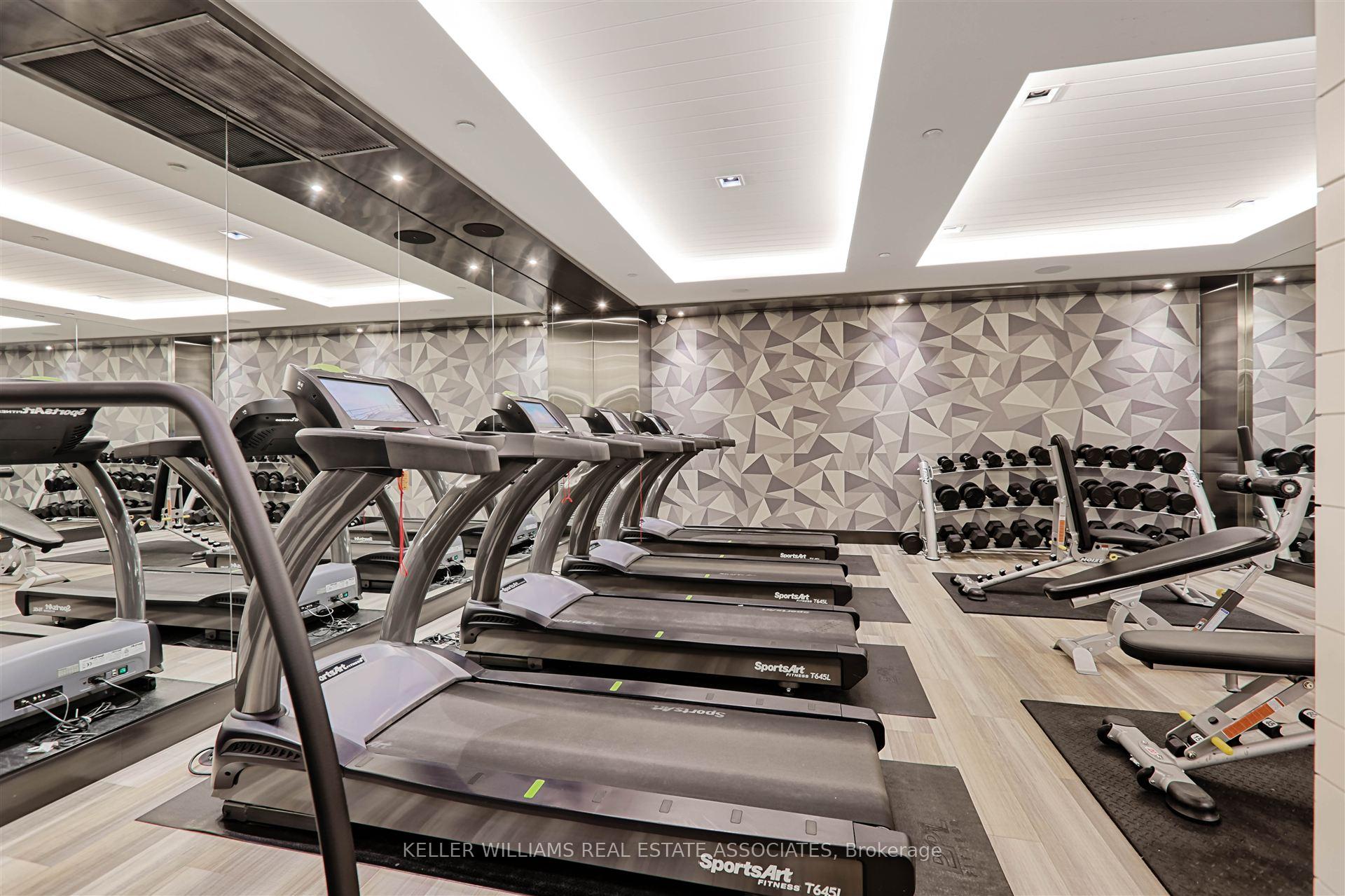 2 Bedrooms Condo at 15 Merchants’ Wharf, Toronto For sale