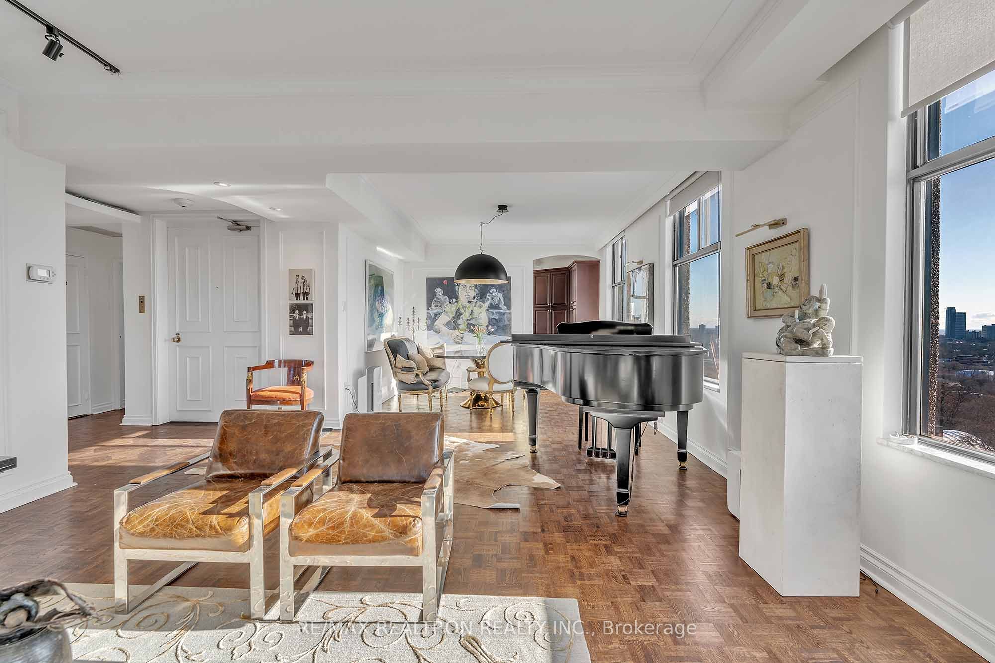 423 Avenue Road, #12