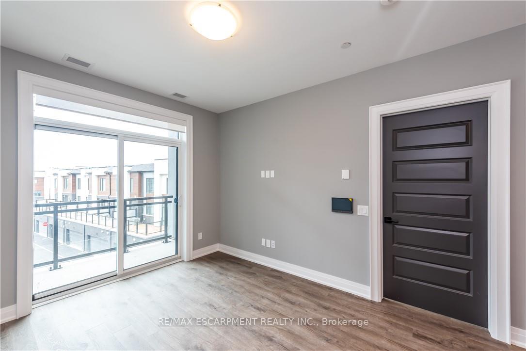 2 Bedrooms Condo at 50 KAITTING, Oakville For sale