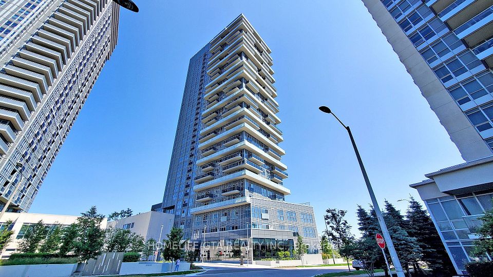 225 Village Green Square