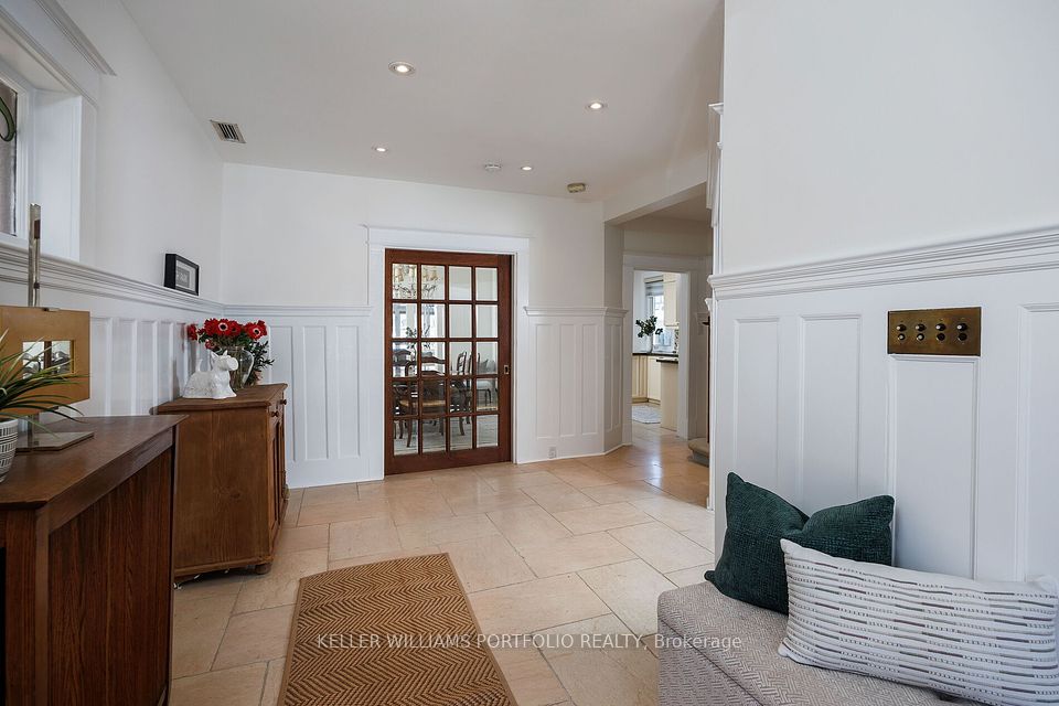 Foyer - Glass Pained Pocket Door