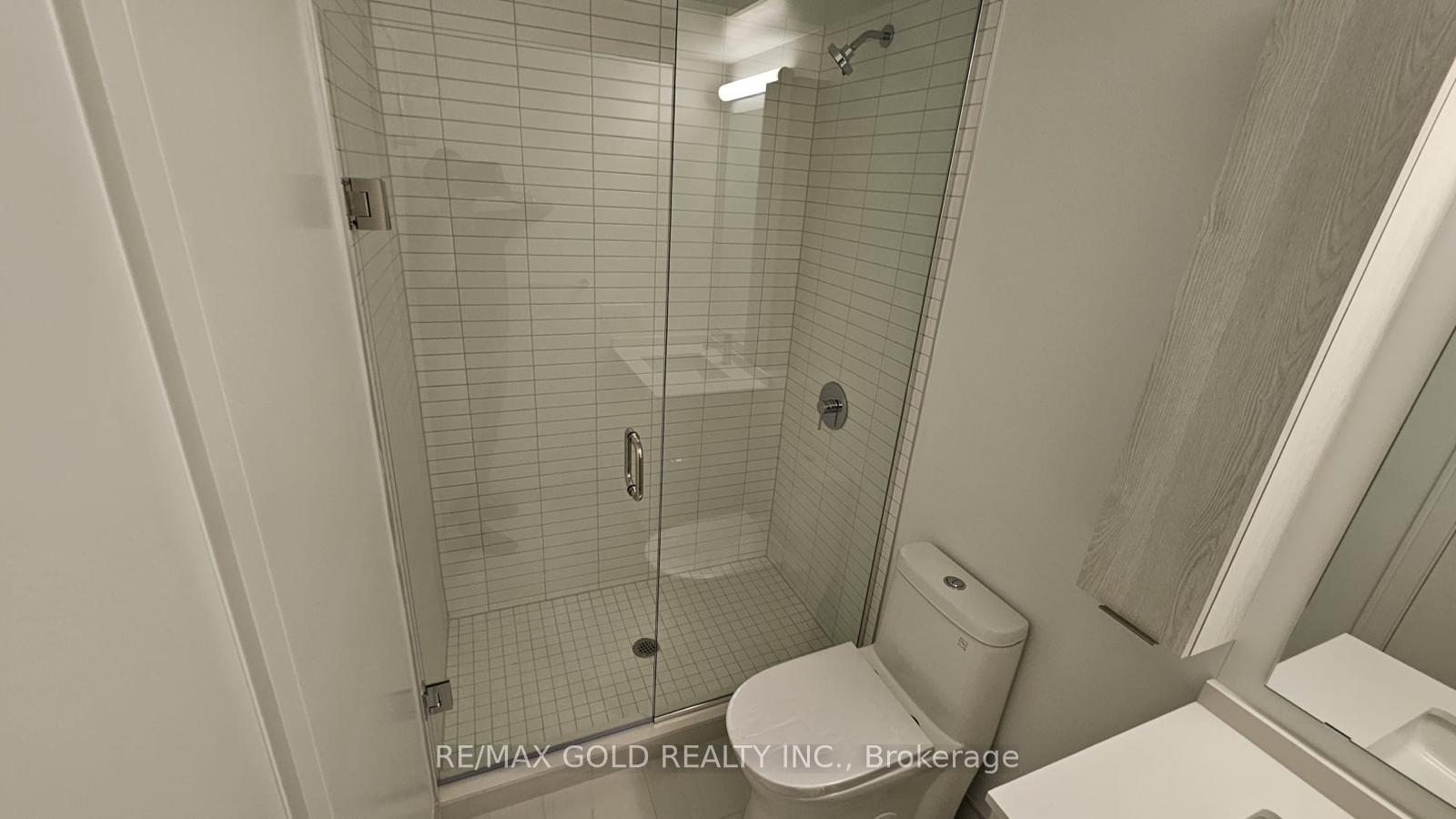 2 Bedrooms Condo at 86 Dundas, Mississauga For sale