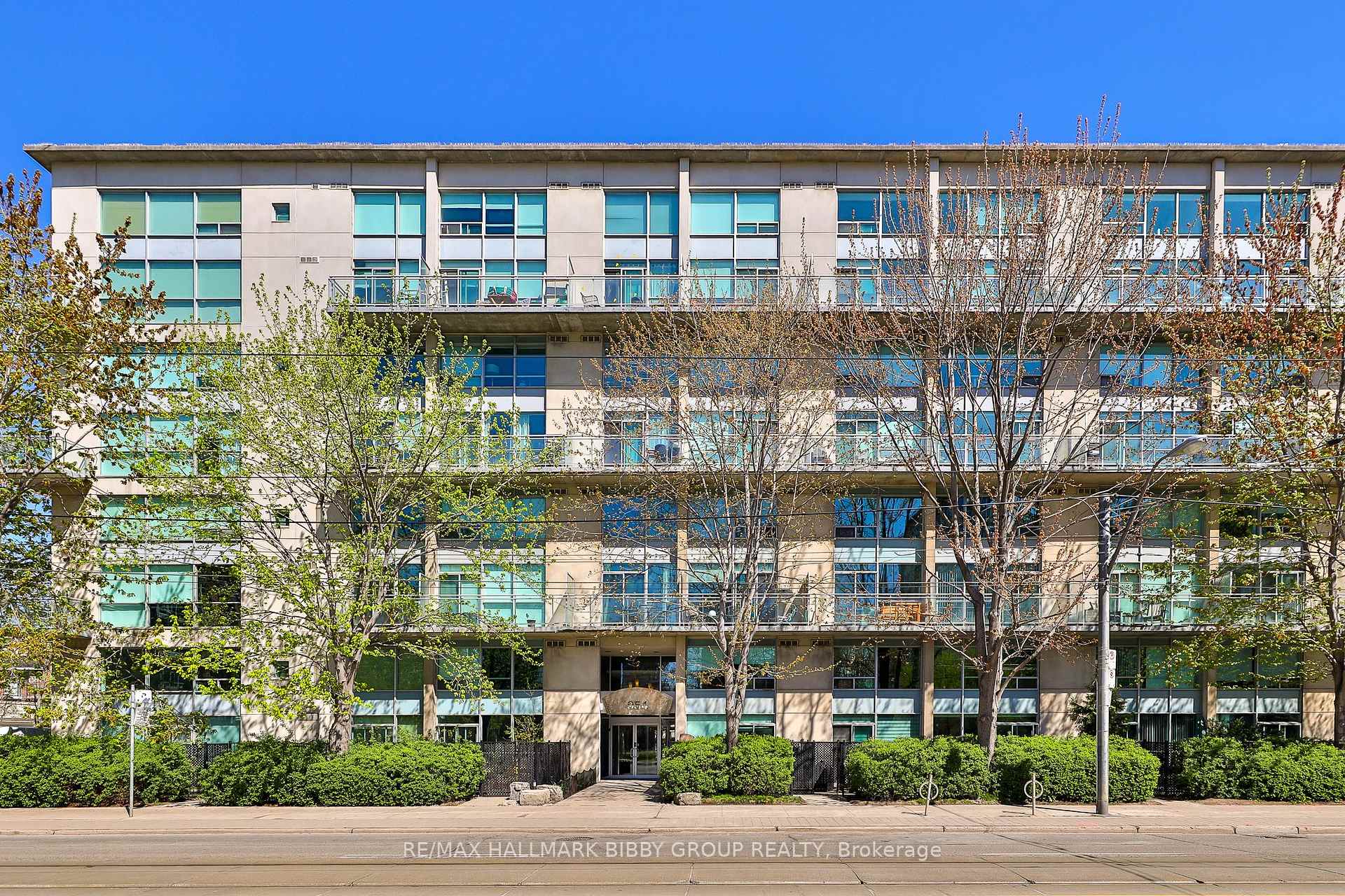 2 Bedrooms Condo at 954 King, Toronto For sale