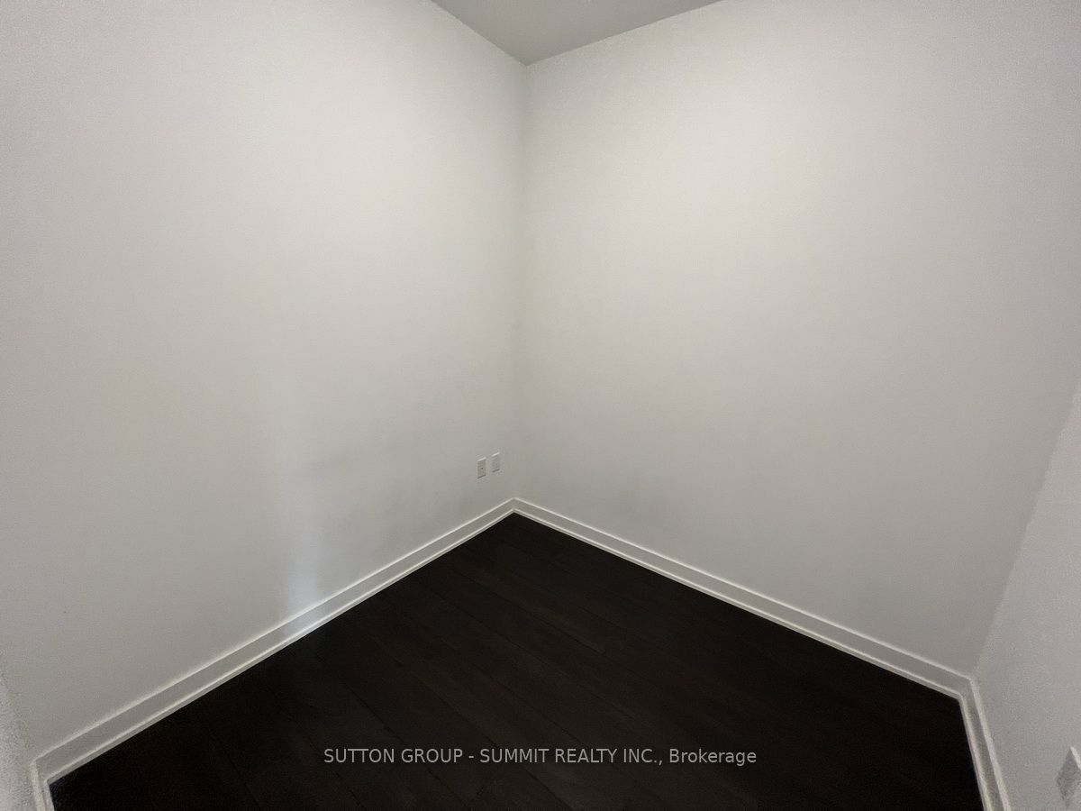 85 ONEIDA Crescent, #401