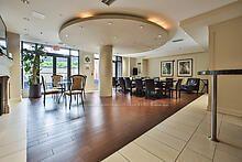 1 Bedroom Condo at 9 Burnhamthorpe, Toronto For sale