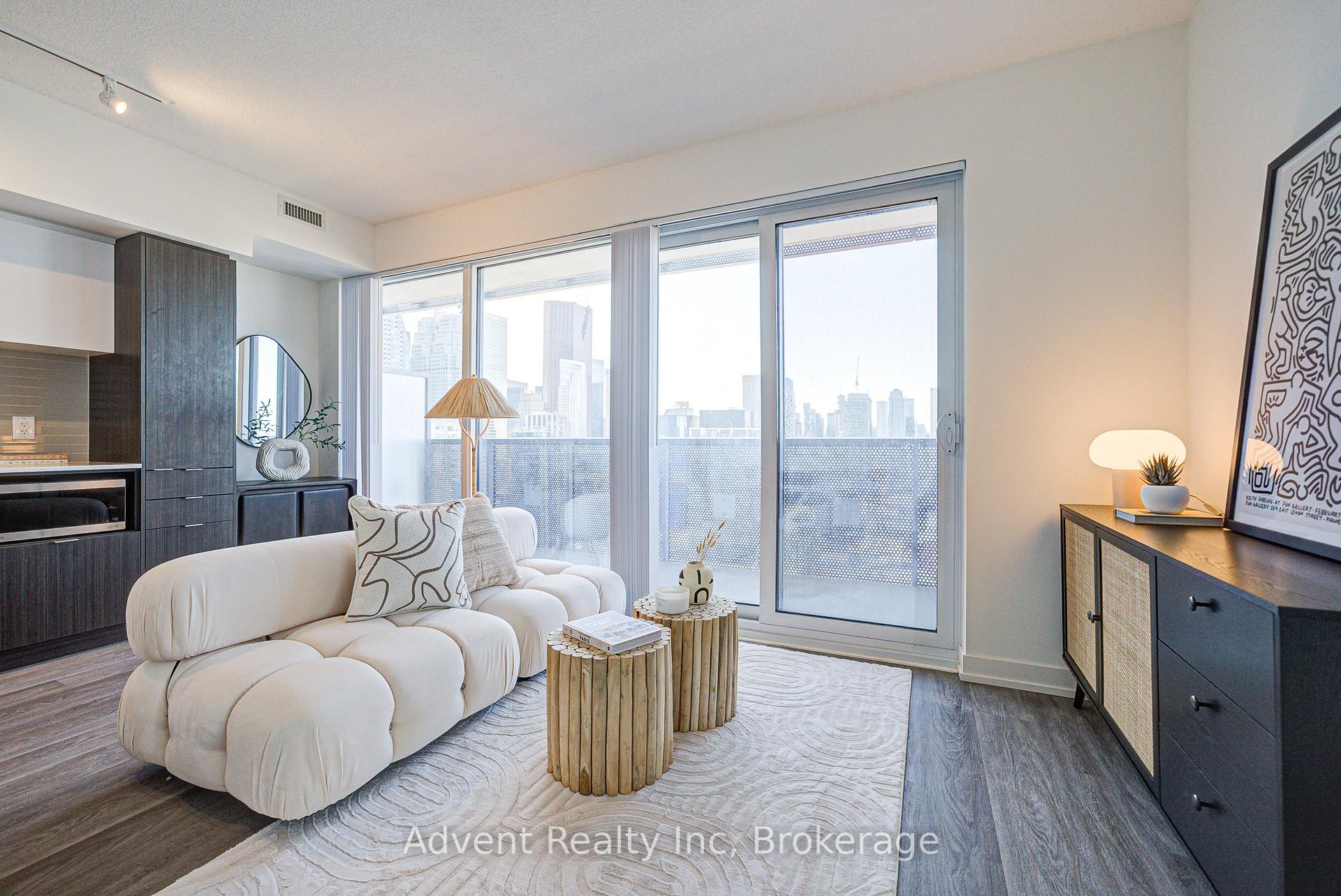 2 Bedrooms Condo at 55 Cooper,  Toronto For sale