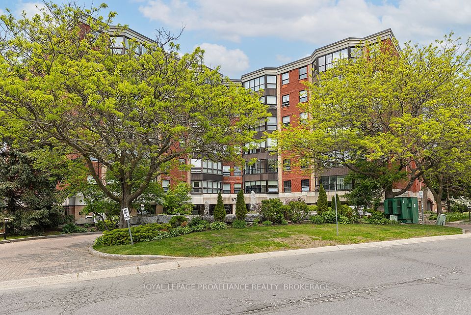 675 Davis