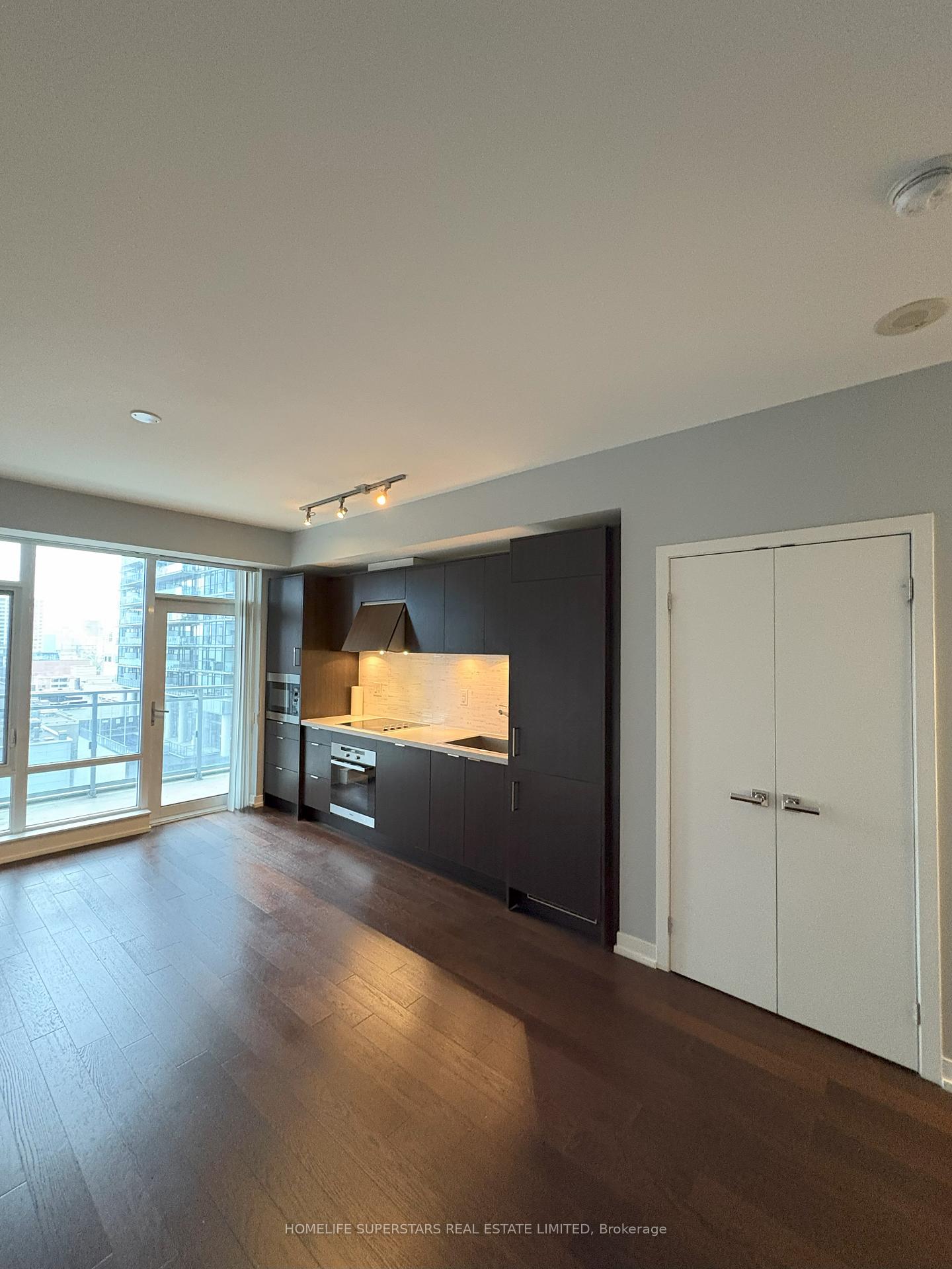 Condo at 21 Widmer, Toronto For sale