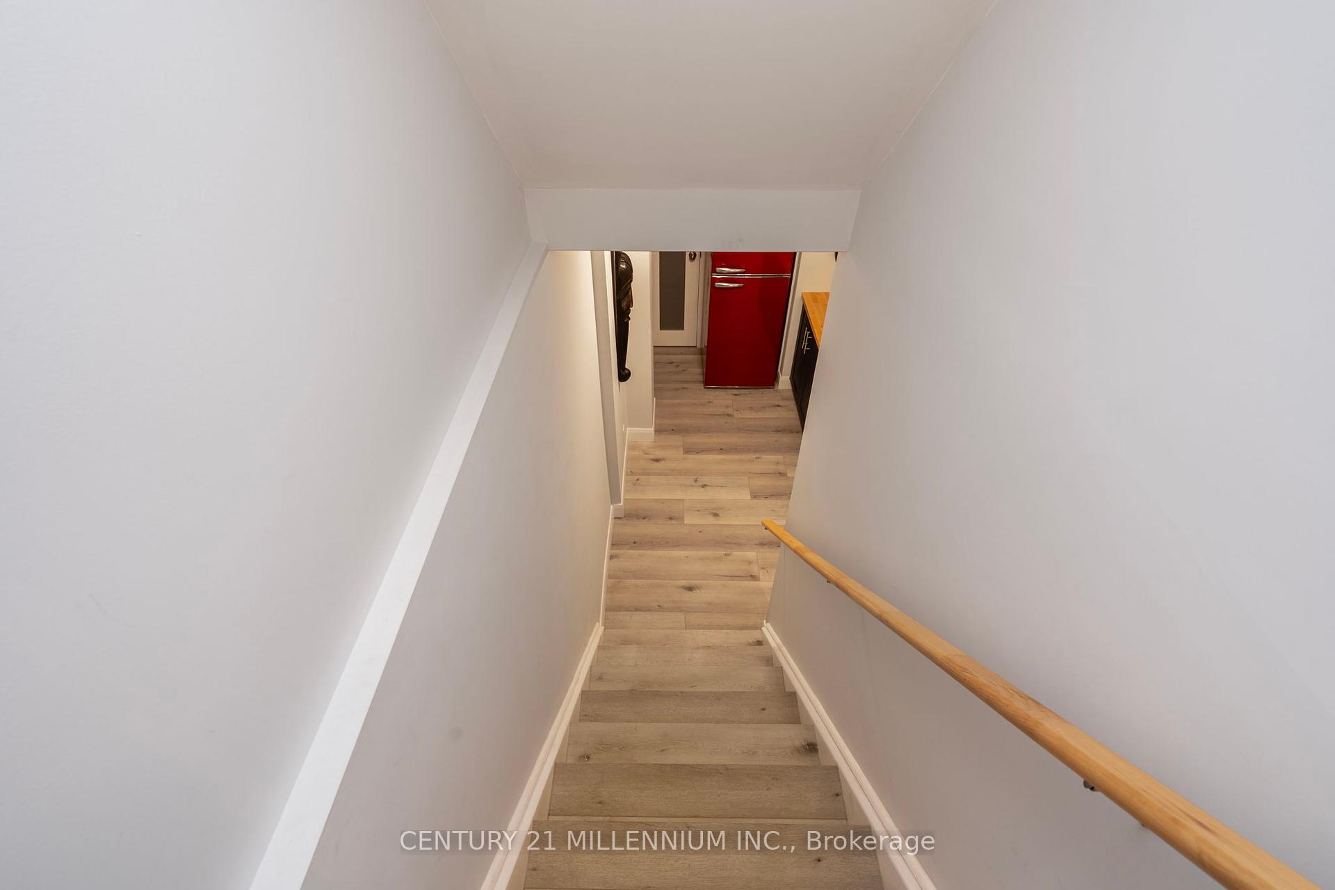 3 Bedrooms Condo at 19 Arietta, Hamilton For sale