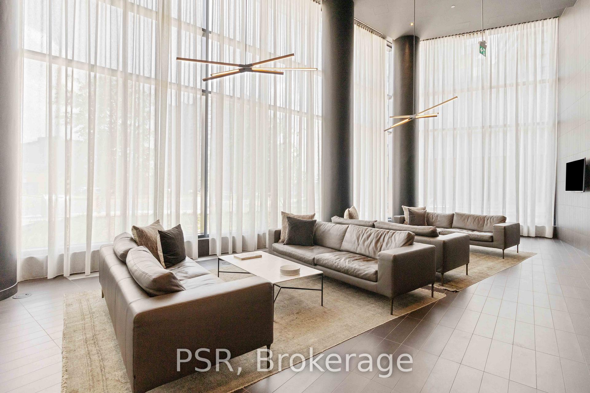 3 Bedrooms Condo at 3900 Confederation, Mississauga For sale