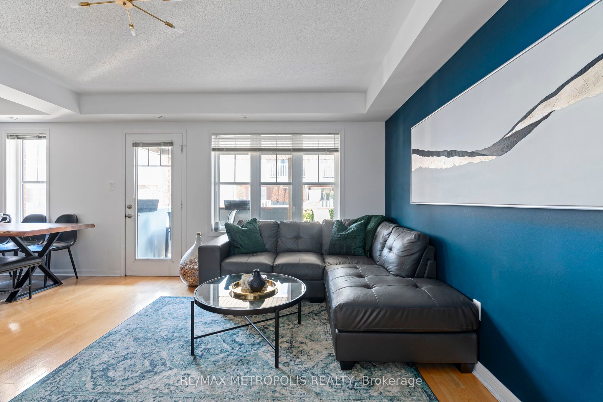 734 Neighbourhood Circle, #4