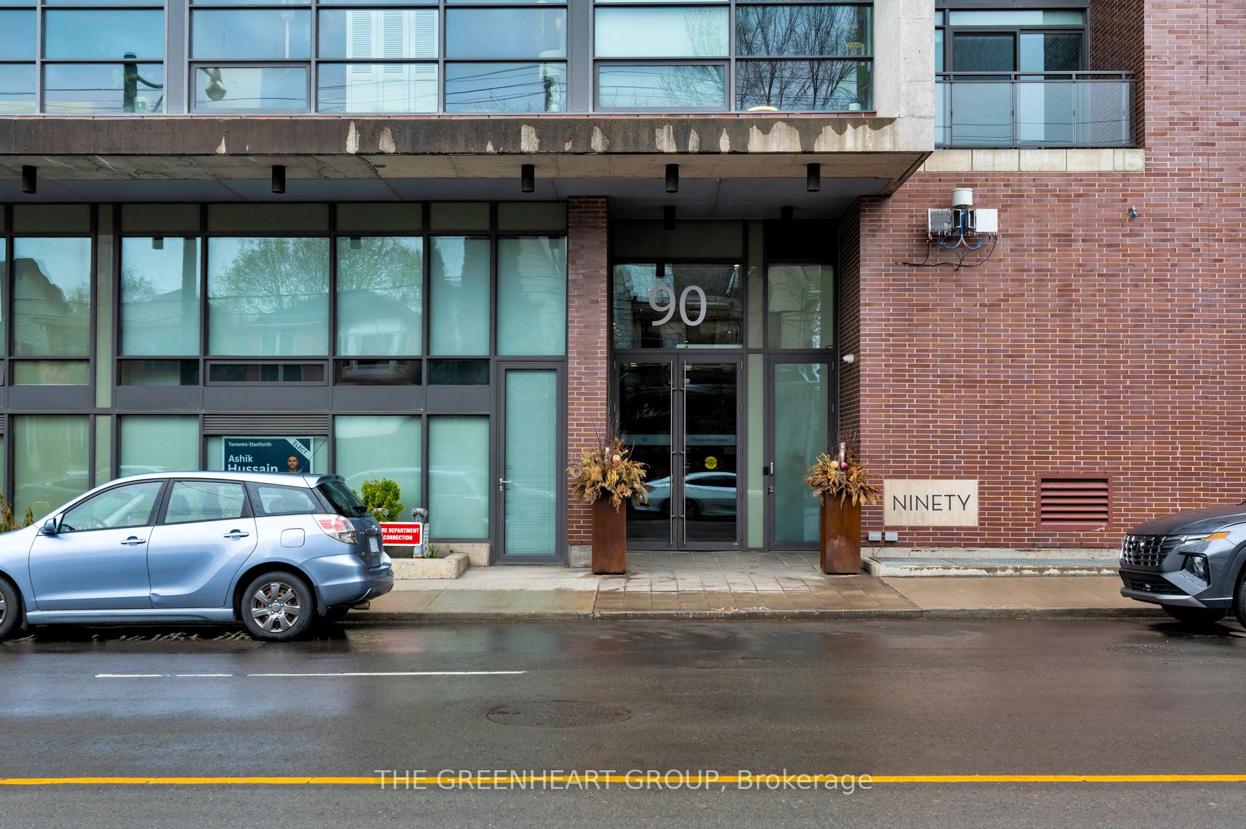 2 Bedrooms Condo at 90 Broadview,  Toronto For sale