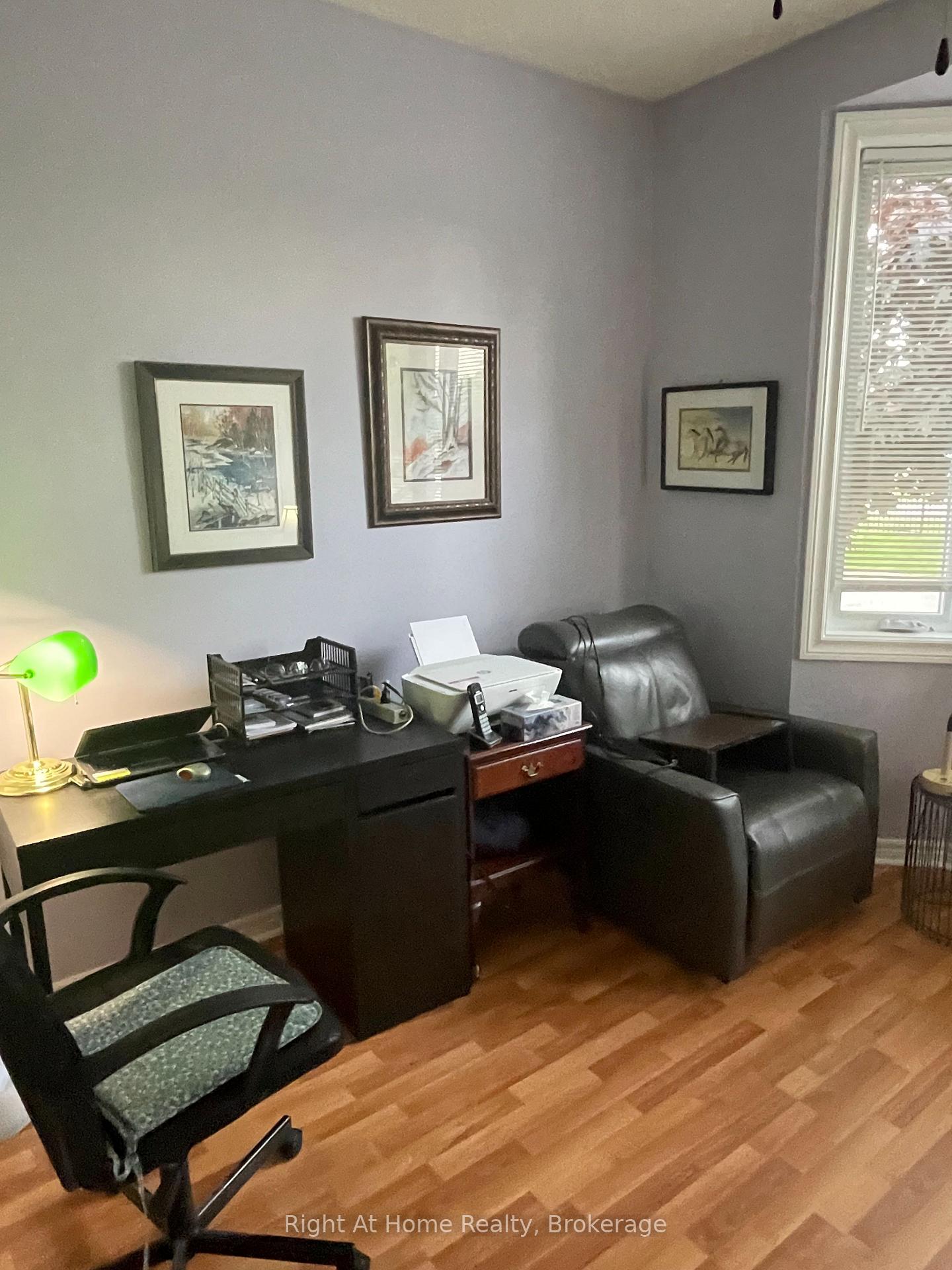 2 Bedrooms Condo at 84 Greentrail, Hamilton For sale