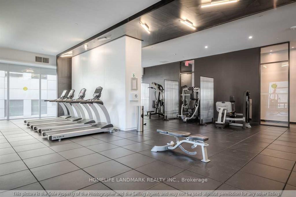 2 Bedrooms Condo at 125 Peter, Toronto For sale