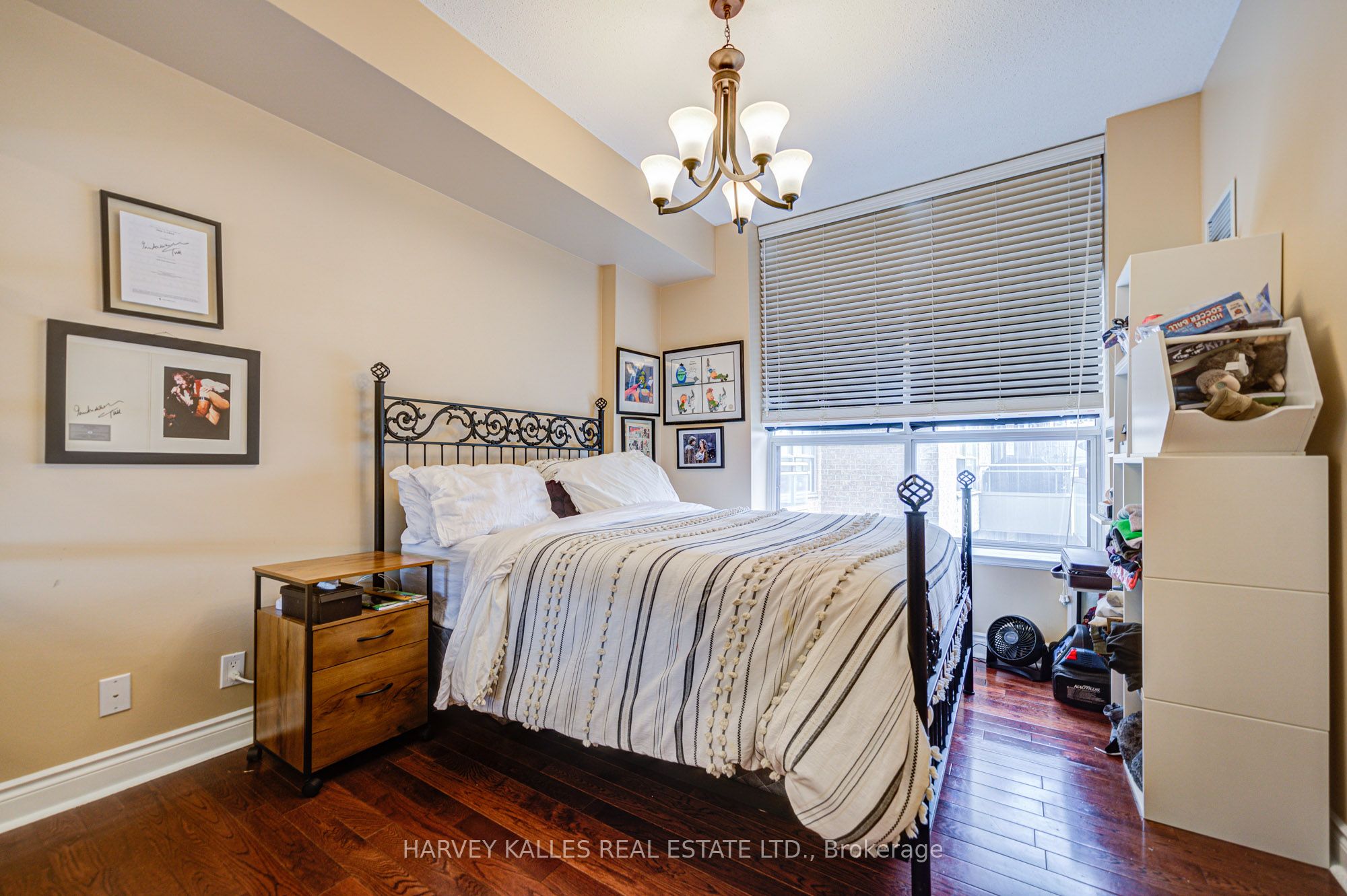 245 Davisville Avenue, #LPH01