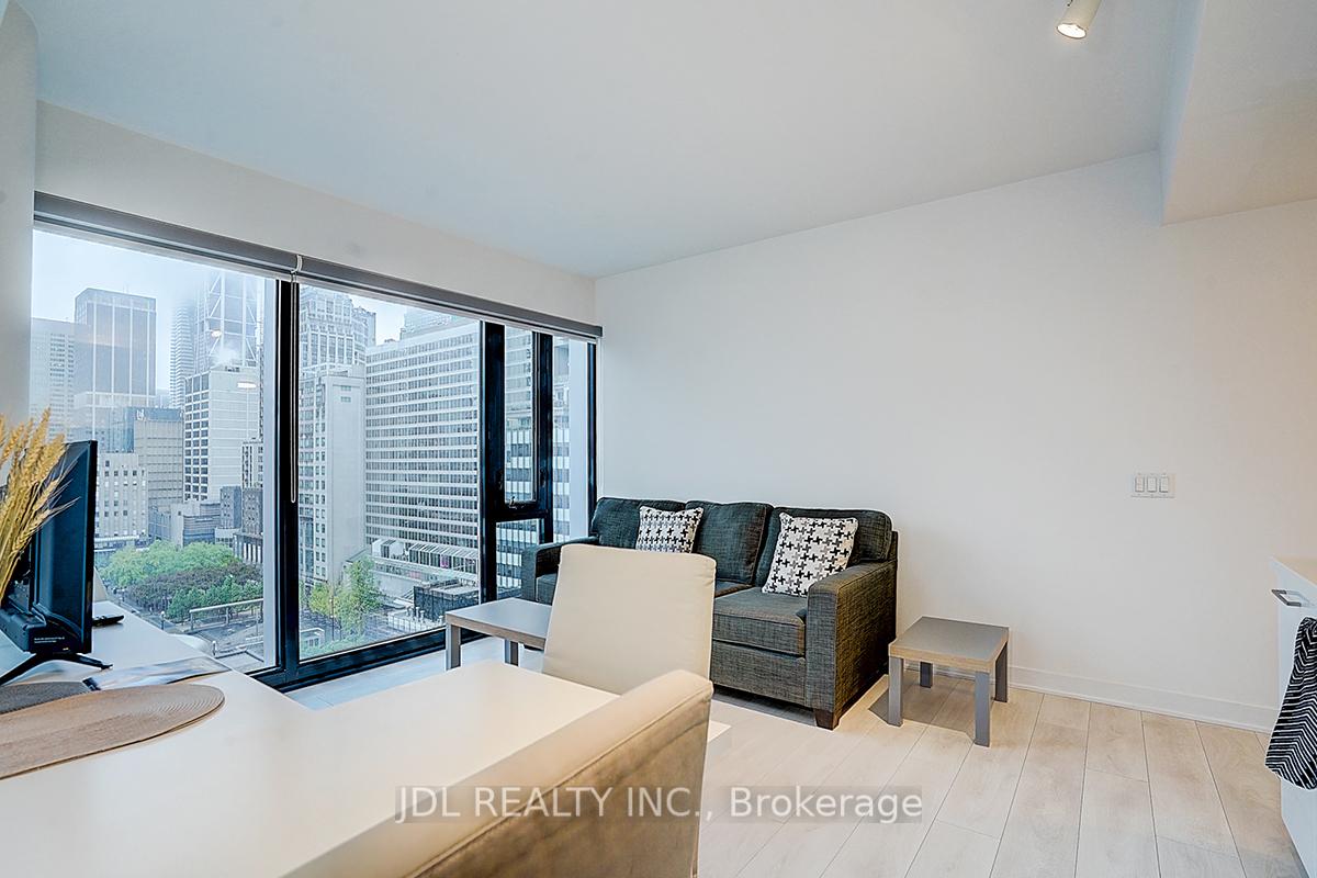 1 Bedroom Condo at 188 Cumberland, Toronto For sale