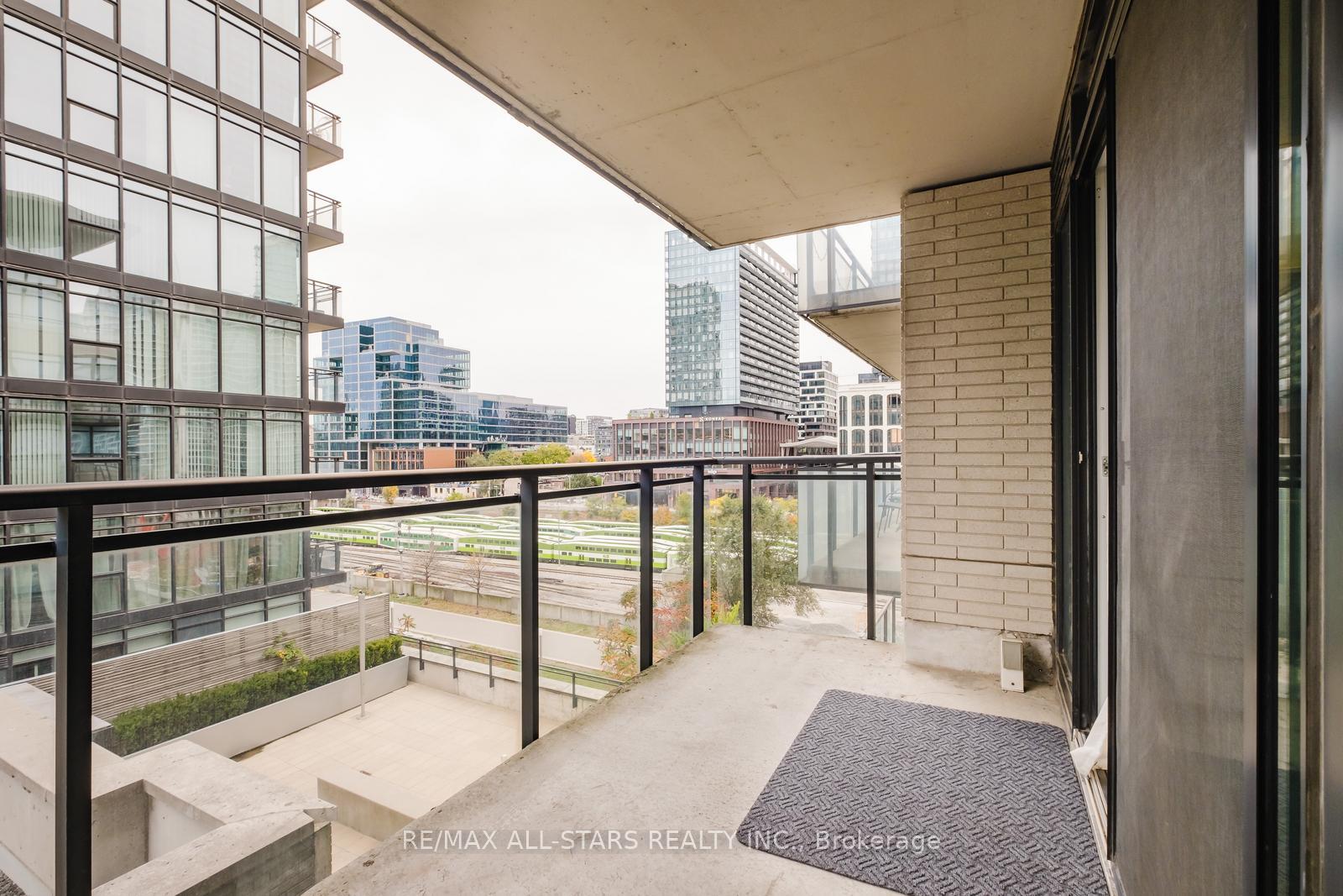 1 Bedroom Condo at 8 Telegram, Toronto For sale